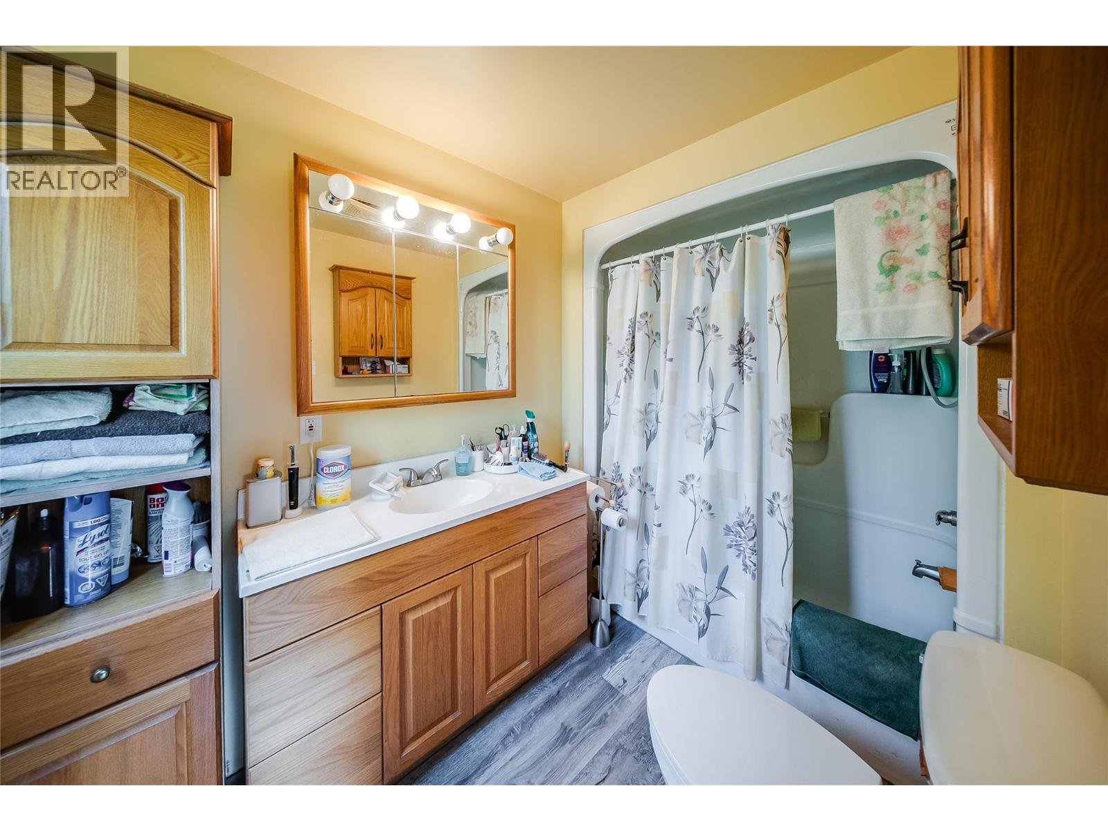 1562 Arrow Lakes Drive, Castlegar, British Columbia  V1N 3N3 - Photo 17 - 10396590