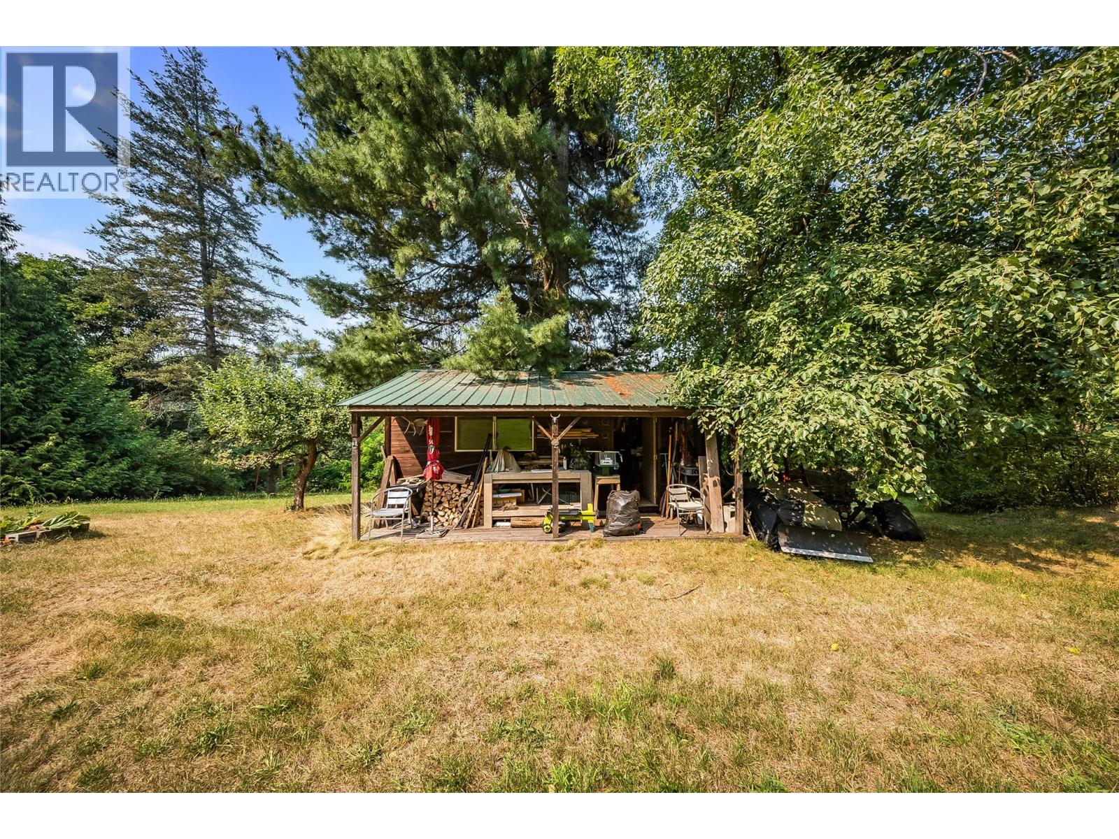 1562 Arrow Lakes Drive, Castlegar, British Columbia  V1N 3N3 - Photo 26 - 10396590