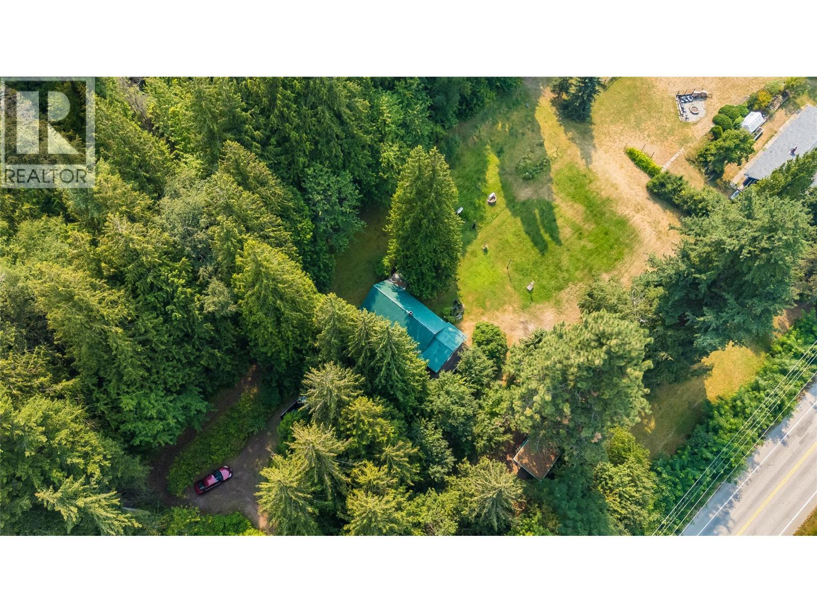 1562 Arrow Lakes Drive, Castlegar, British Columbia  V1N 3N3 - Photo 3 - 10396590