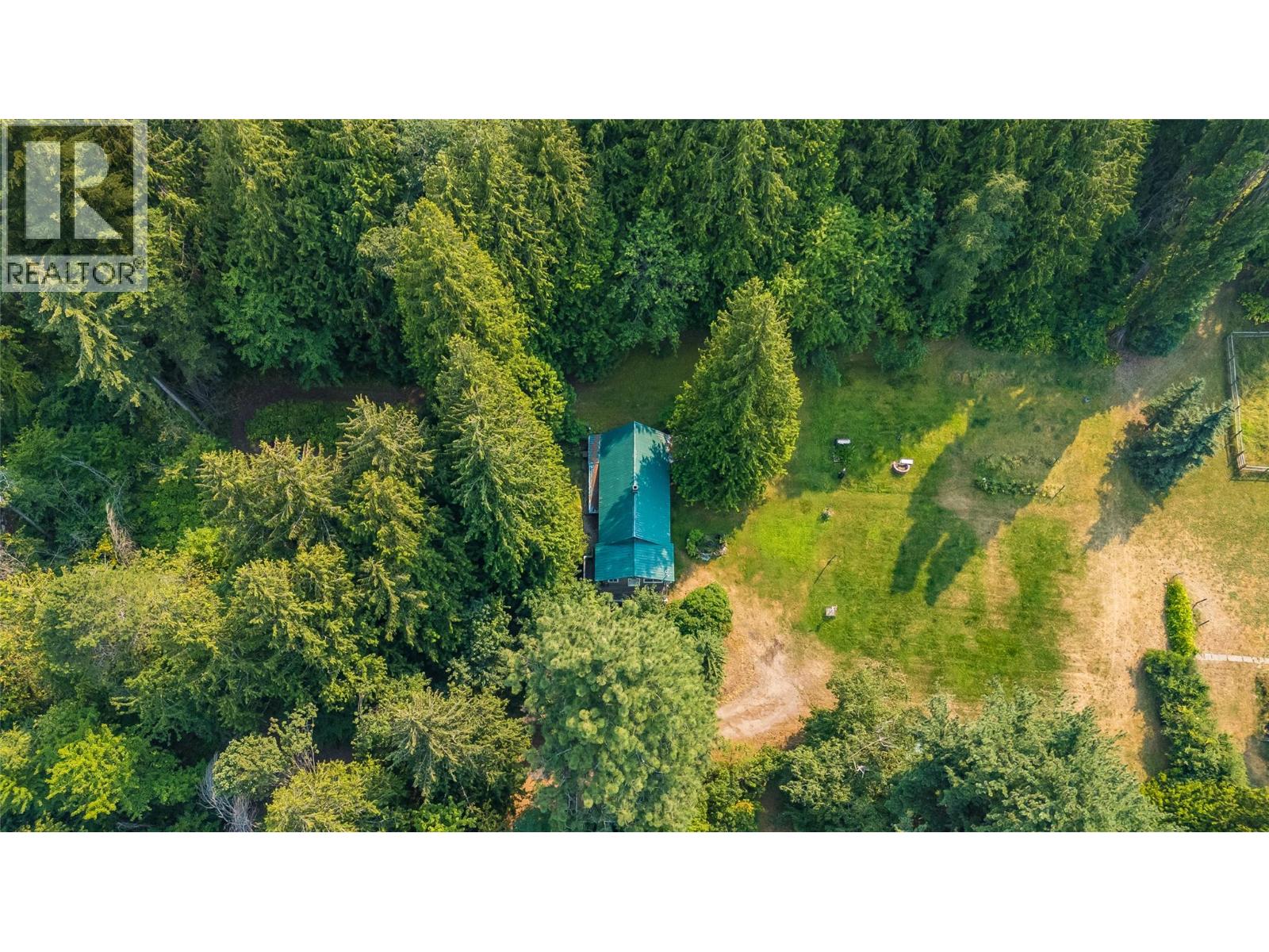 1562 Arrow Lakes Drive, Castlegar, British Columbia  V1N 3N3 - Photo 31 - 10396590