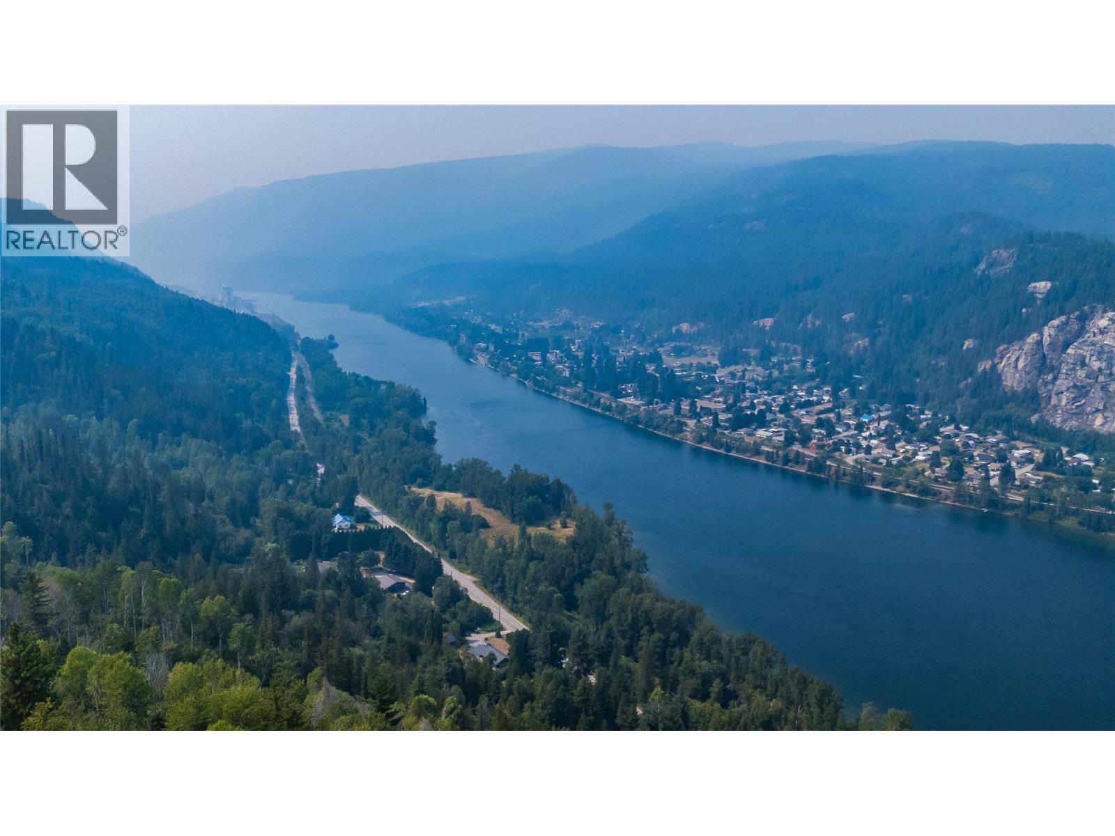 1562 Arrow Lakes Drive, Castlegar, British Columbia  V1N 3N3 - Photo 35 - 10396590