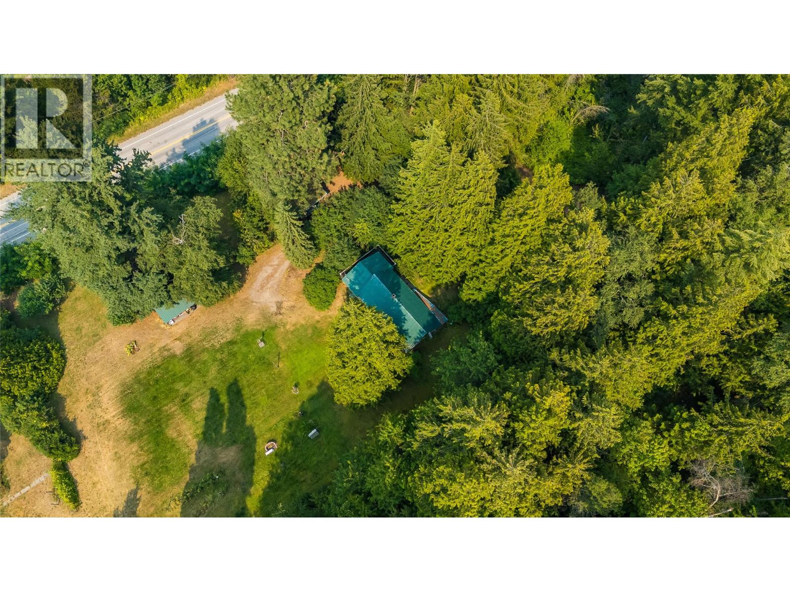 1562 Arrow Lakes Drive, Castlegar, British Columbia  V1N 3N3 - Photo 4 - 10396590