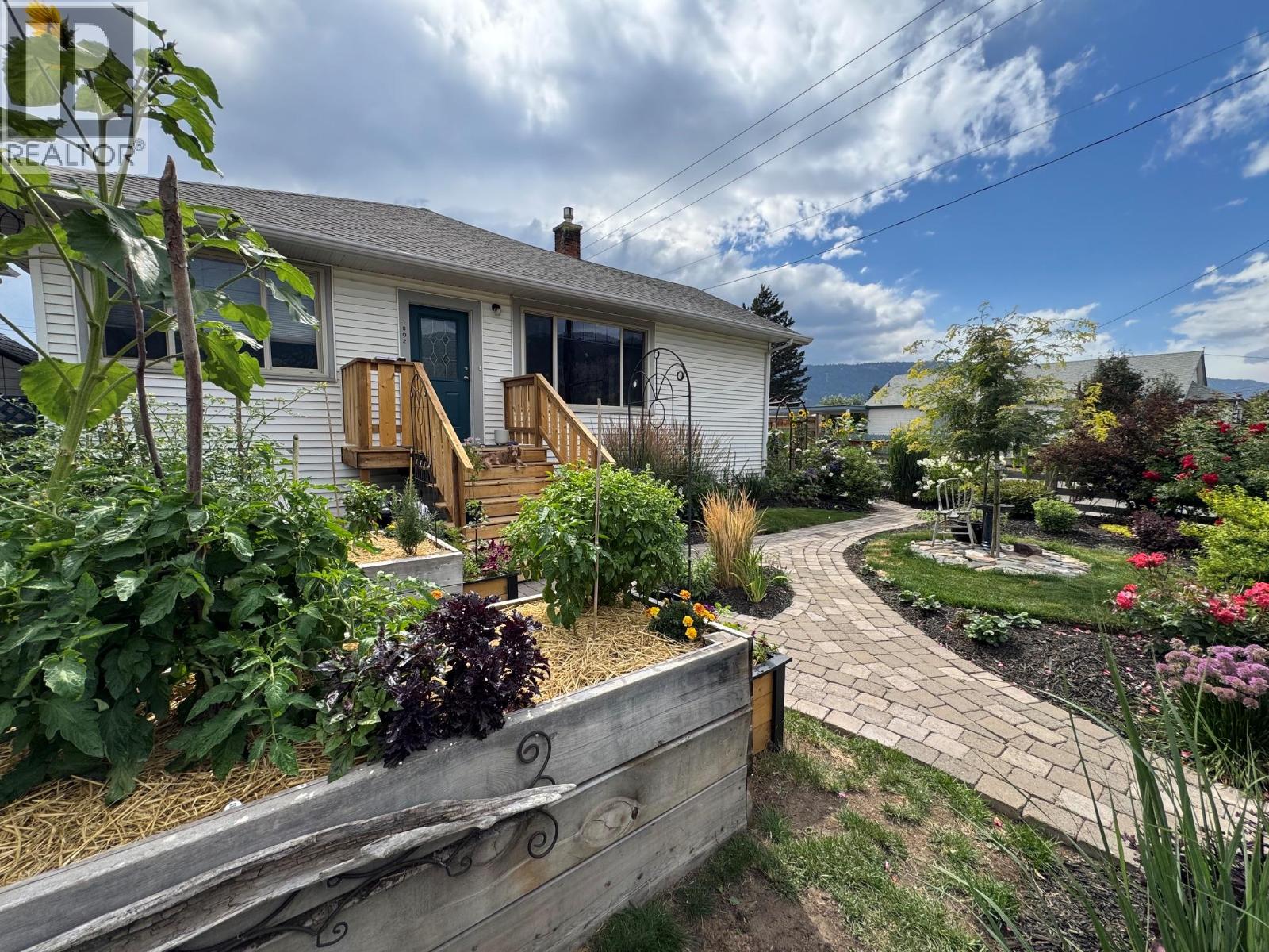 1802 Granite Avenue, Merritt, British Columbia  V1K 1B8 - Photo 1 - 10396714