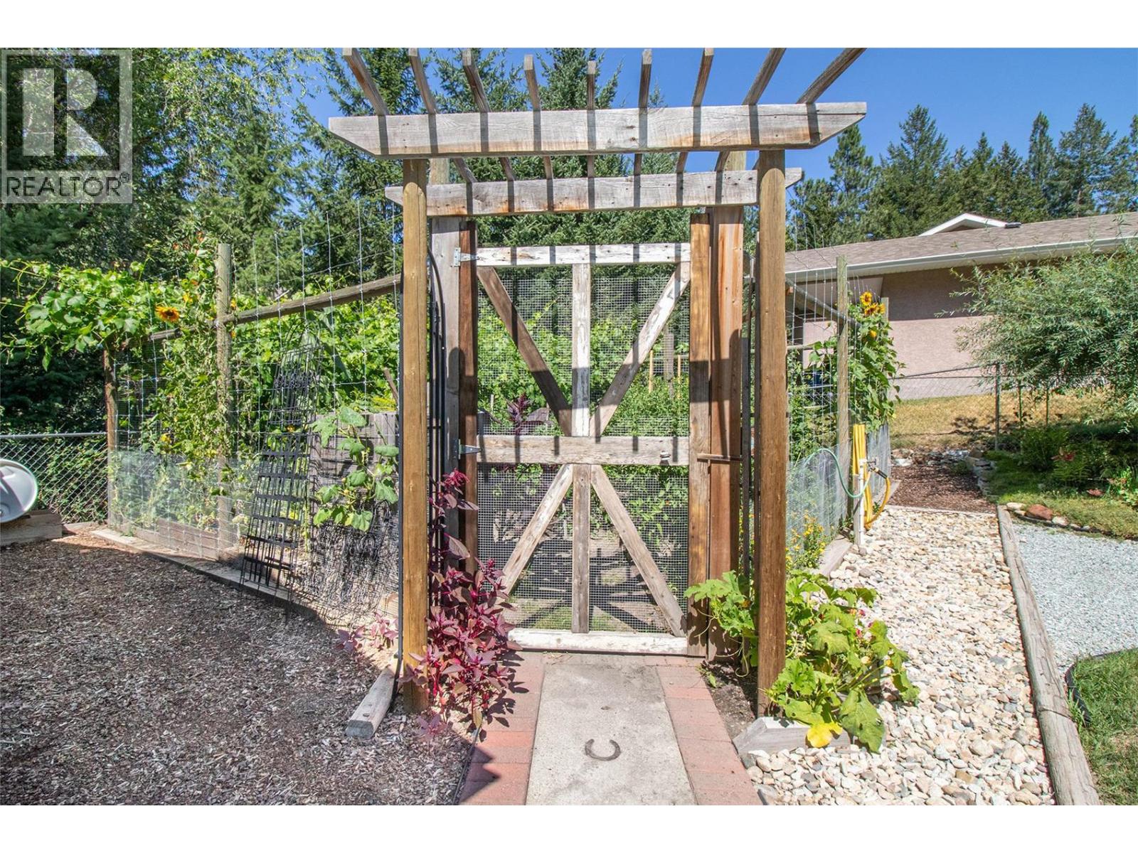 2508 Harvard Road, Kelowna, British Columbia  V1W 4C2 - Photo 37 - 10396694