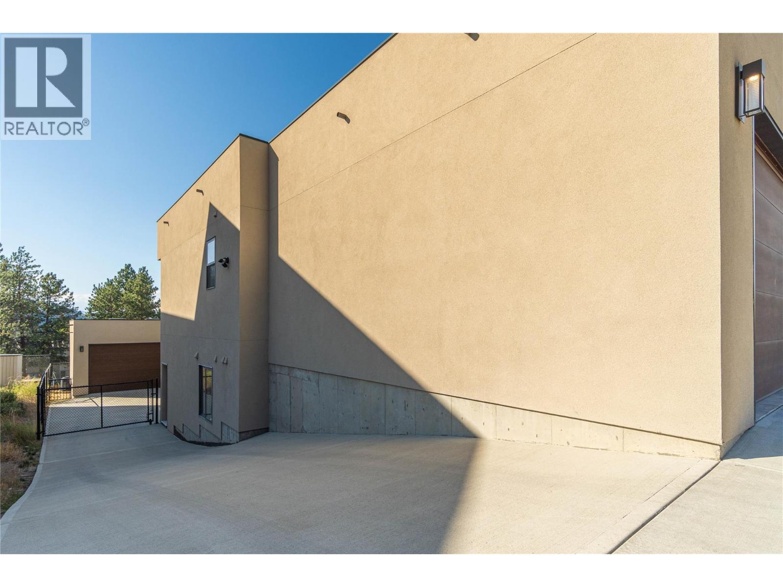 1872 Tolima Court, Kamloops, British Columbia  V2E 0B1 - Photo 46 - 10396696