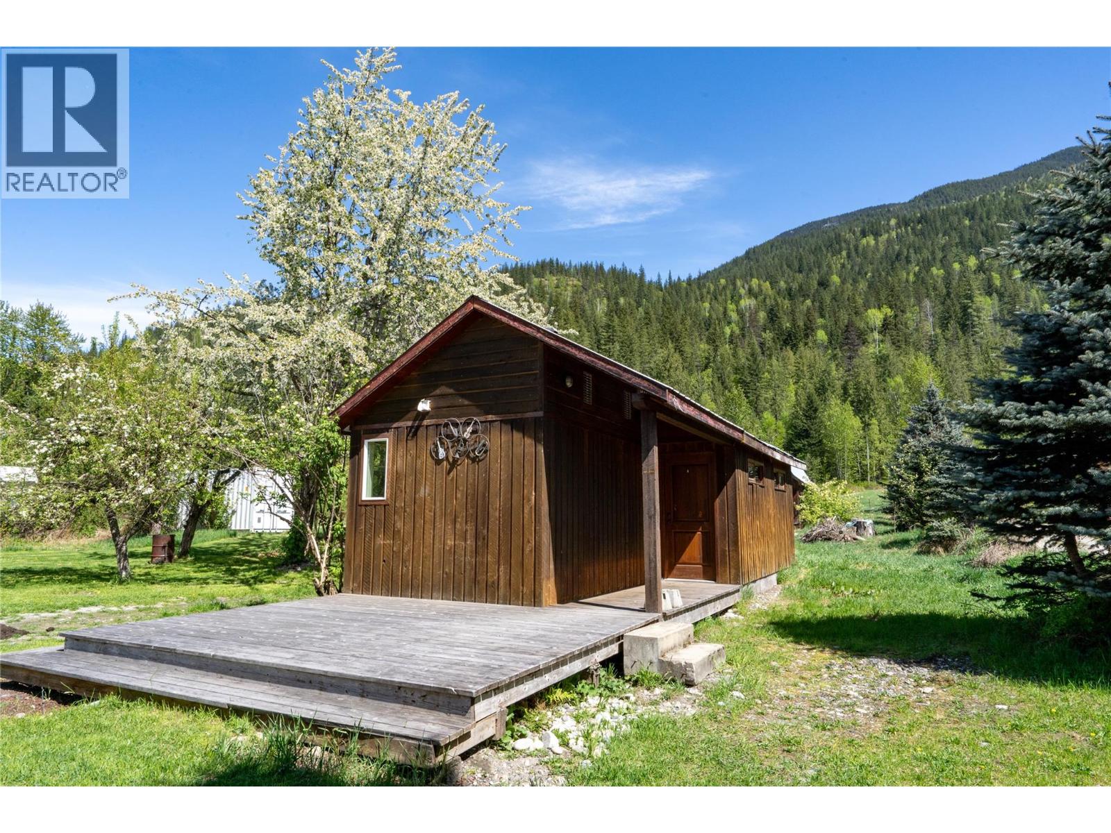 1918 Camozzi Road, Revelstoke, British Columbia  V0E 2S0 - Photo 27 - 10395730