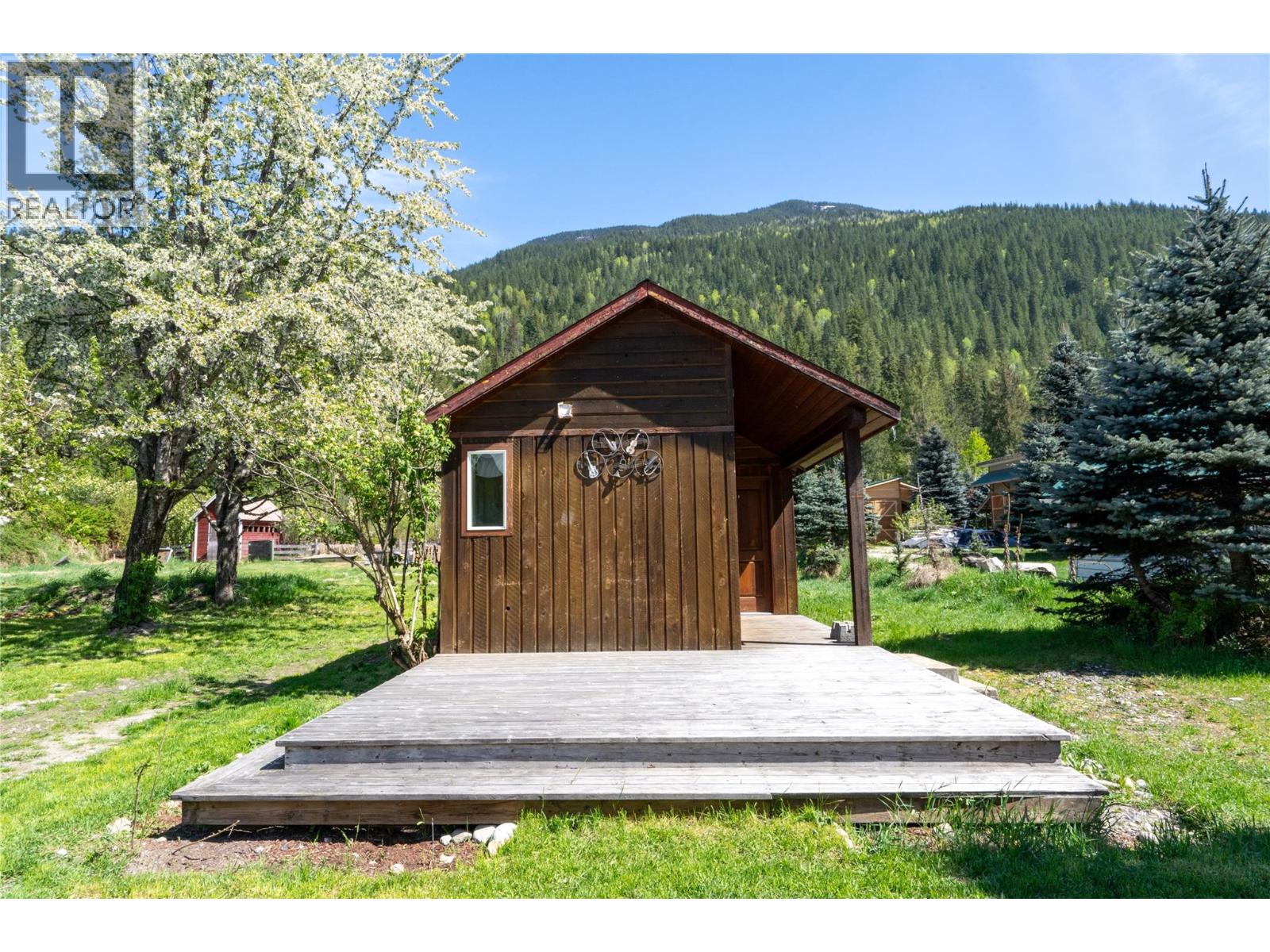 1918 Camozzi Road, Revelstoke, British Columbia  V0E 2S0 - Photo 7 - 10395730