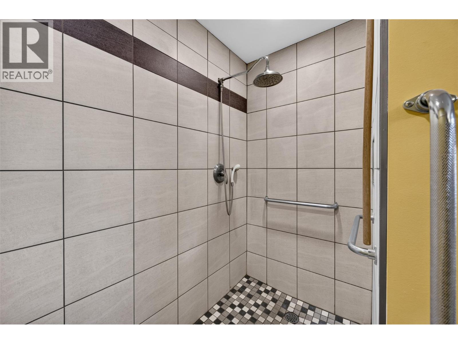 4360 30 Street Ne, Salmon Arm, British Columbia  V1E 2A3 - Photo 32 - 10396680