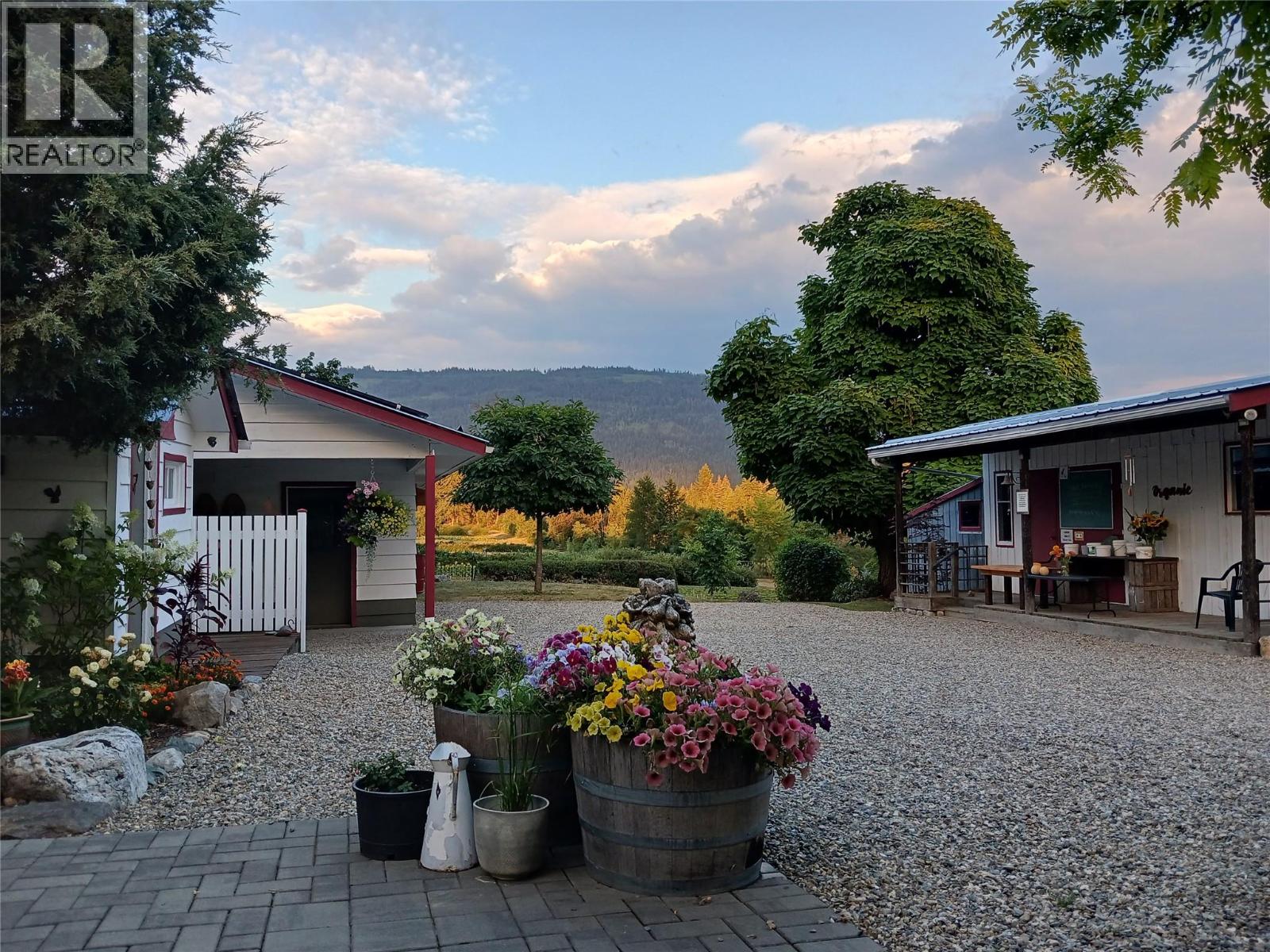 4360 30 Street Ne, Salmon Arm, British Columbia  V1E 2A3 - Photo 92 - 10396680