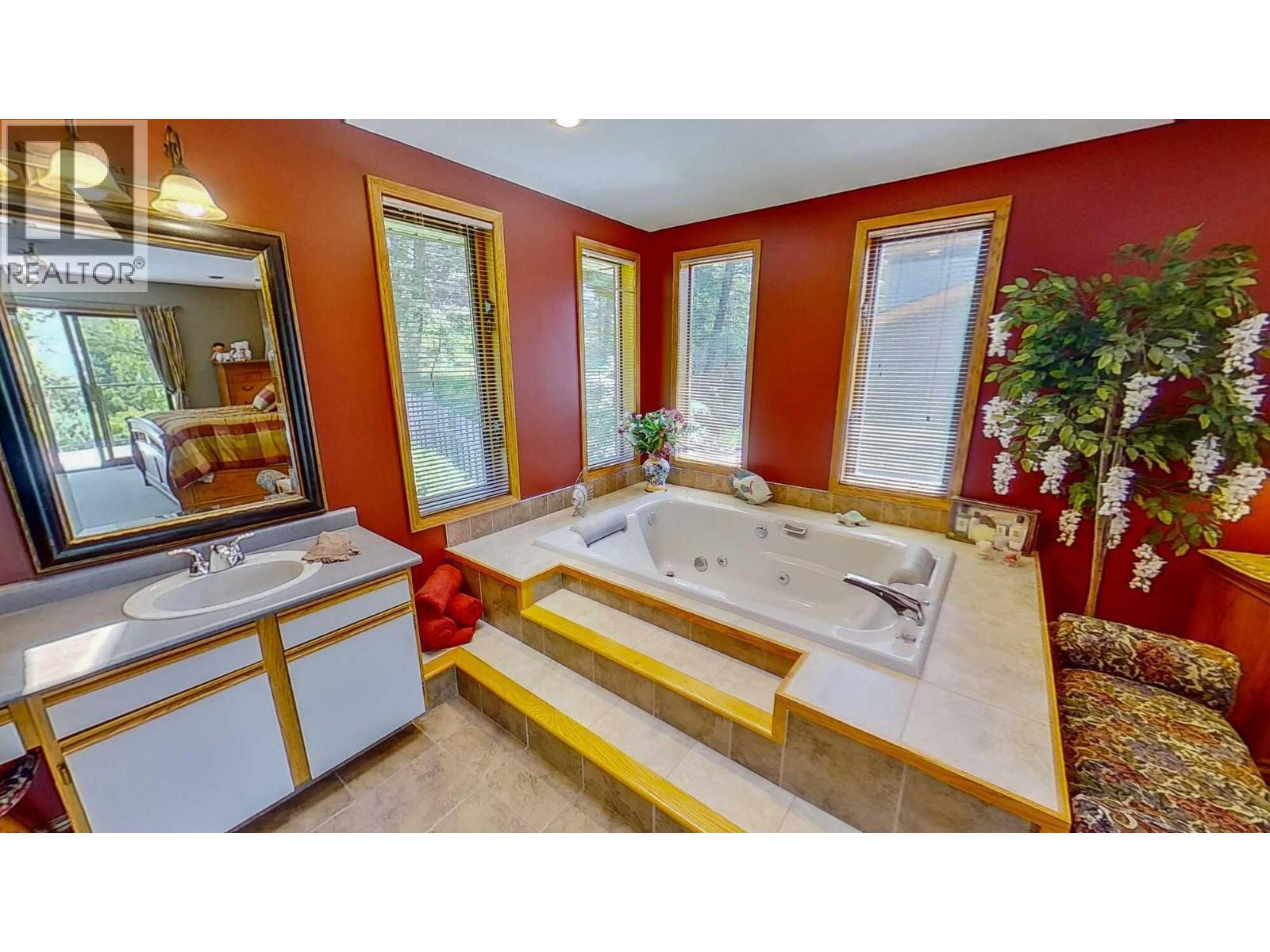 8408 Richardson Crescent, Canal Flats, British Columbia  V0B 1B0 - Photo 10 - 10396659