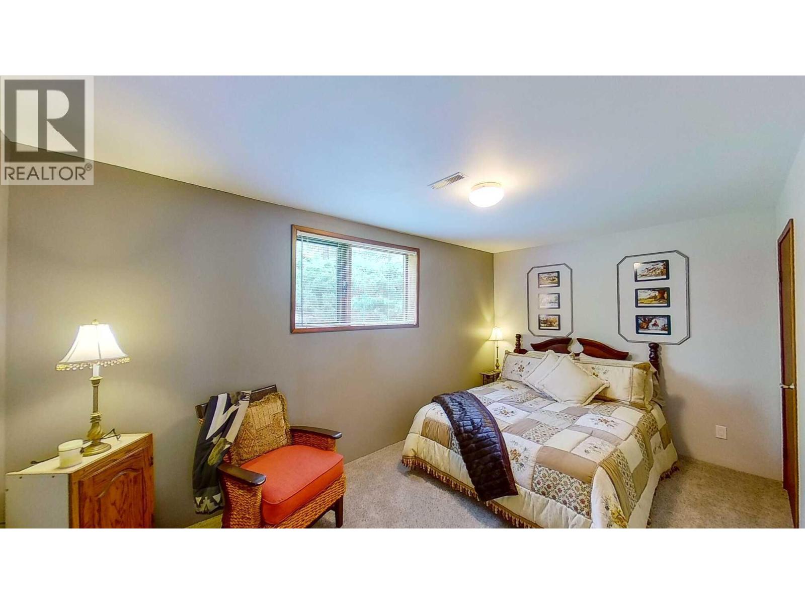 8408 Richardson Crescent, Canal Flats, British Columbia  V0B 1B0 - Photo 16 - 10396659