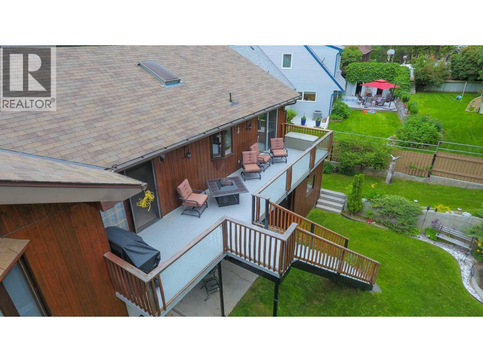 8408 Richardson Crescent, Canal Flats, British Columbia  V0B 1B0 - Photo 2 - 10396659