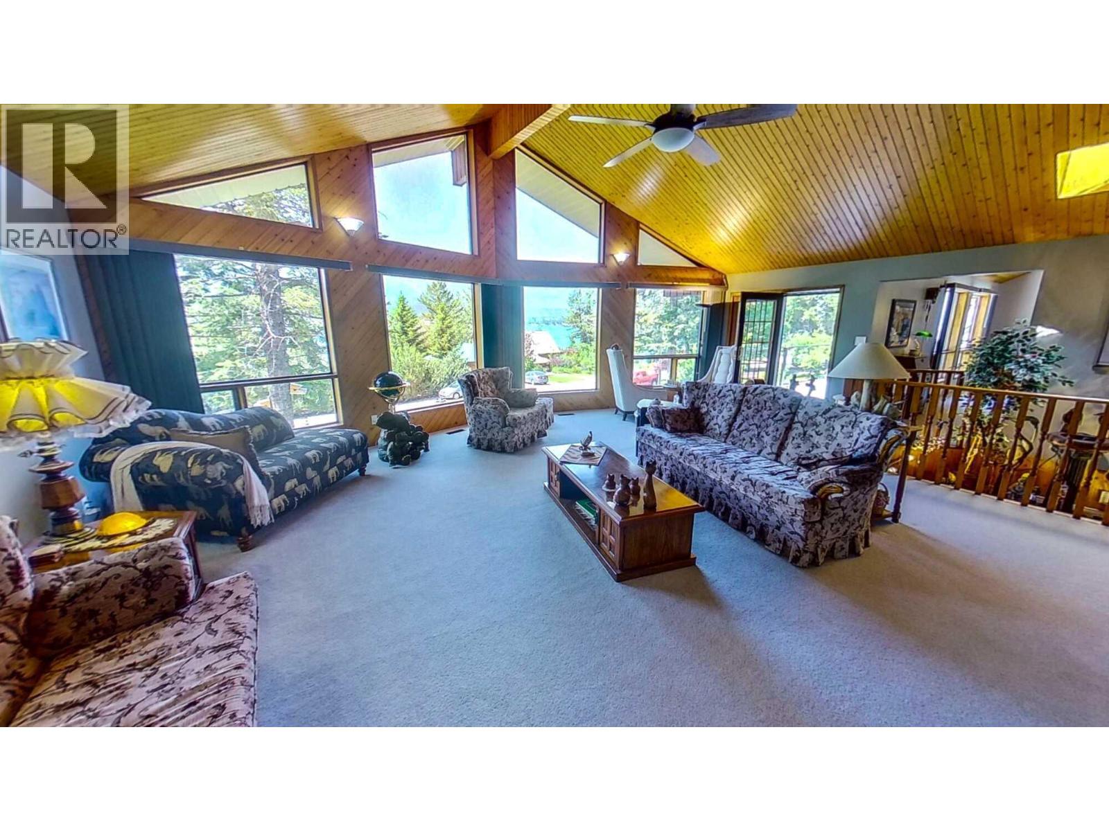 8408 Richardson Crescent, Canal Flats, British Columbia  V0B 1B0 - Photo 3 - 10396659