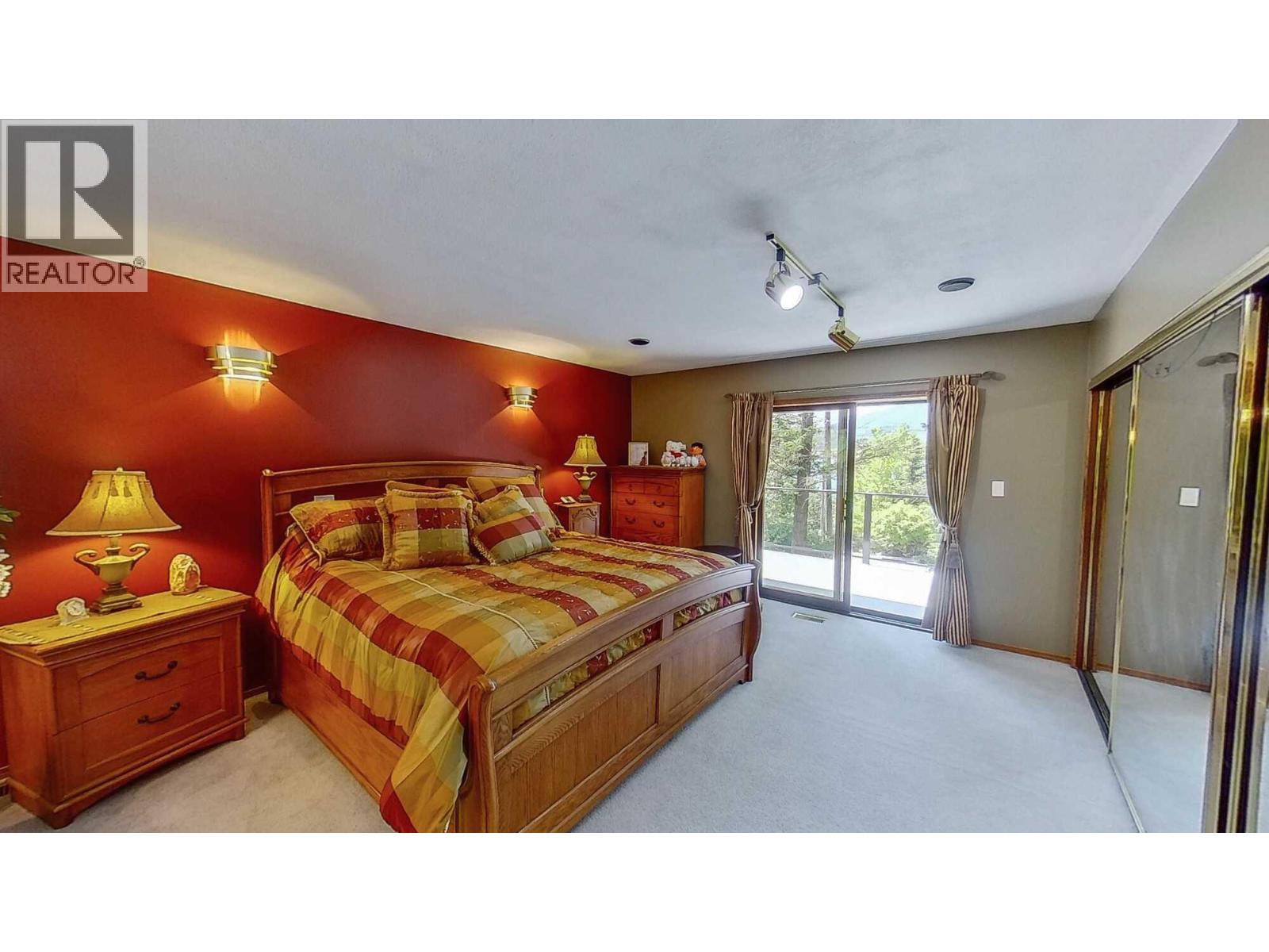 8408 Richardson Crescent, Canal Flats, British Columbia  V0B 1B0 - Photo 9 - 10396659