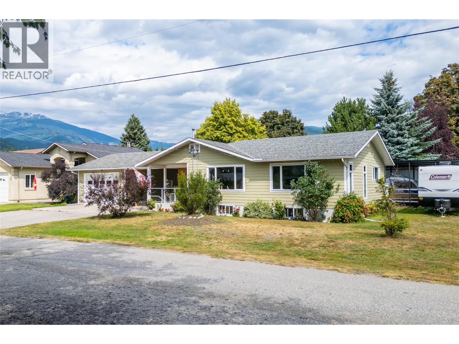 2032 Laforme Boulevard, Revelstoke, British Columbia  V0E 2S0 - Photo 1 - 10396597
