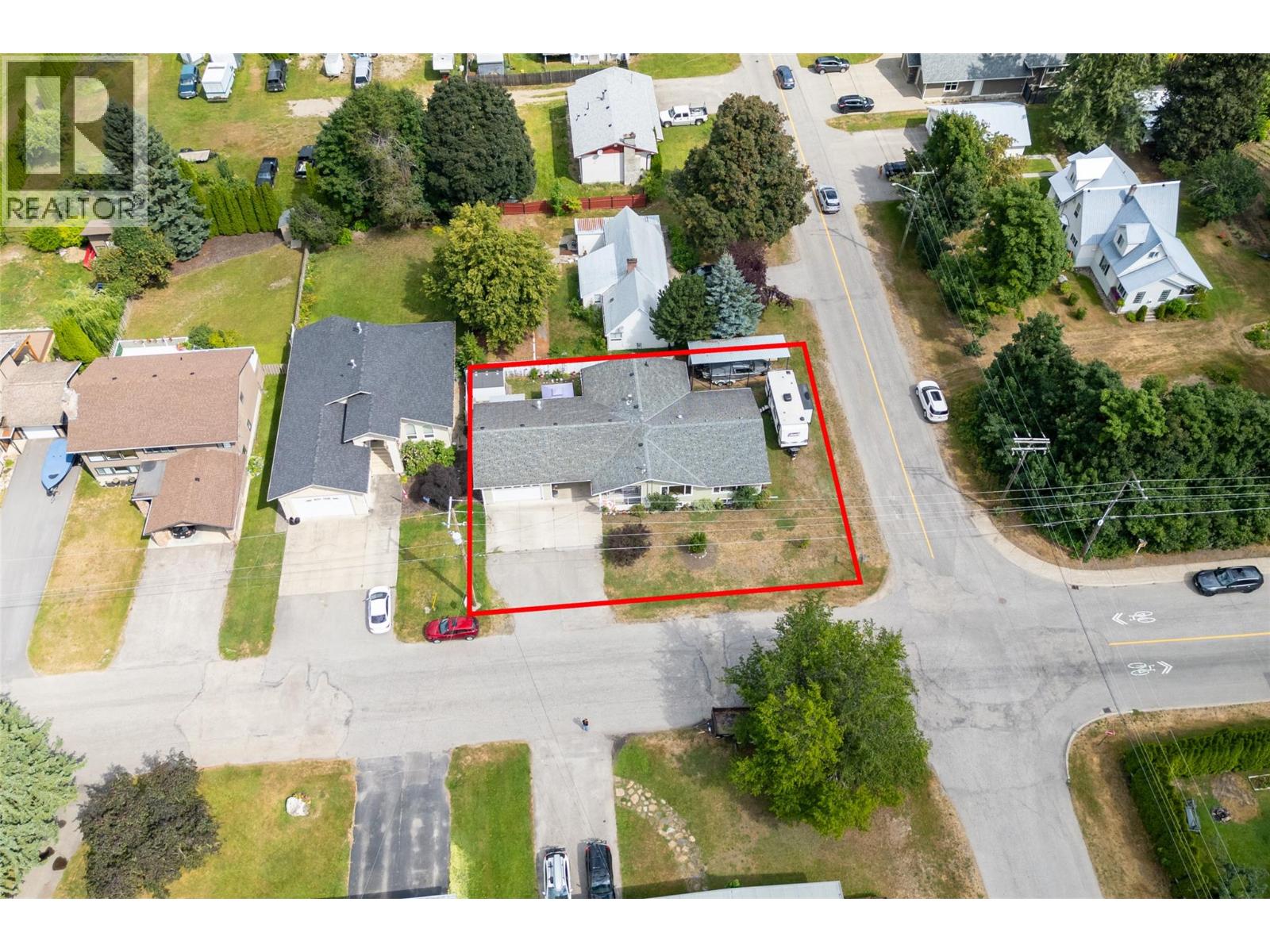 2032 Laforme Boulevard, Revelstoke, British Columbia  V0E 2S0 - Photo 3 - 10396597