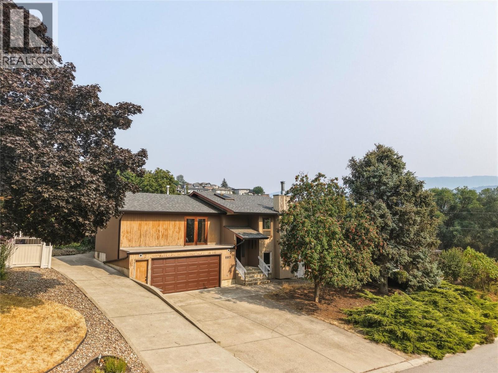 8905 Russet Drive, Vernon, British Columbia  V1B 2B7 - Photo 2 - 10396513