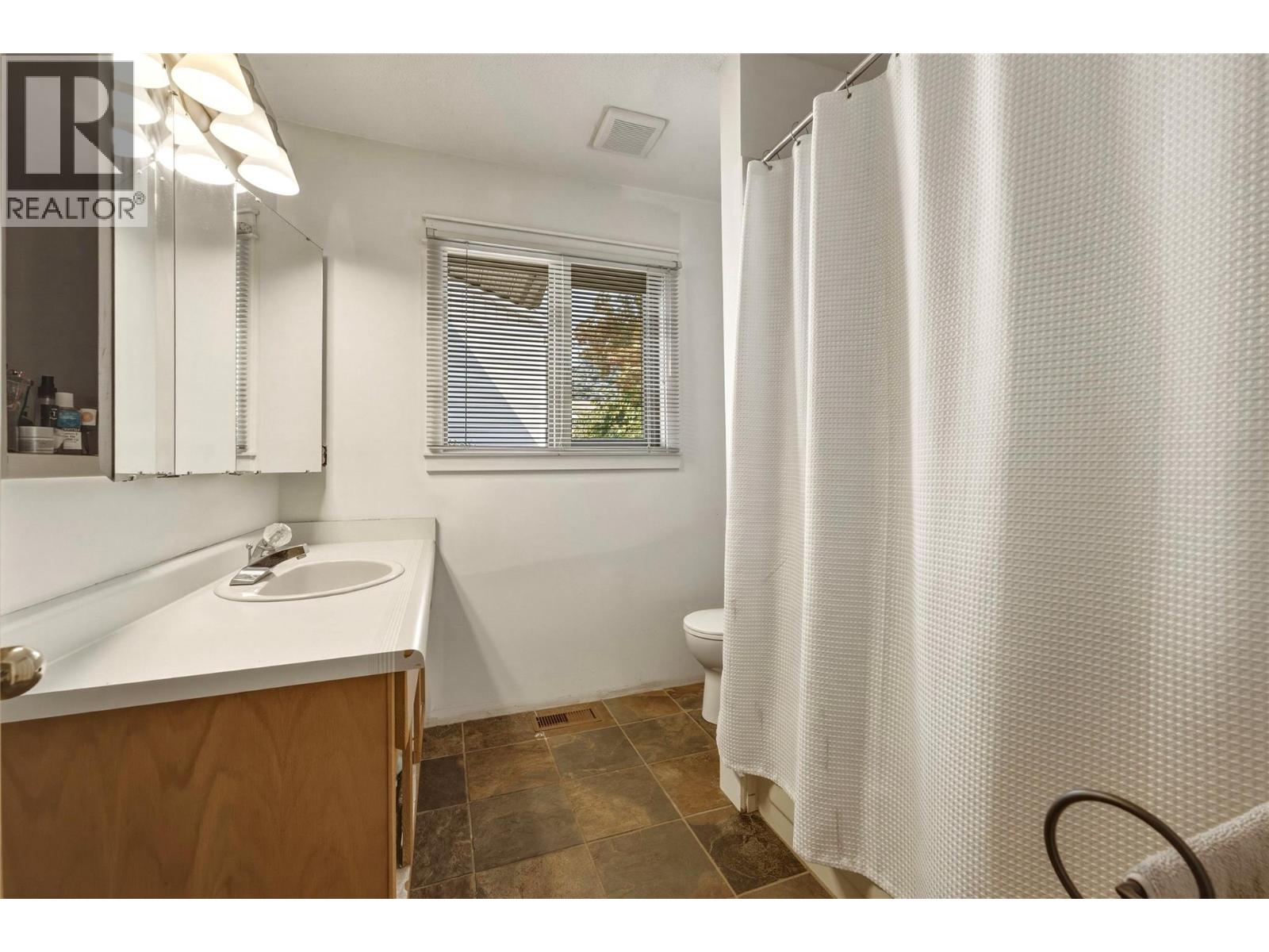 8905 Russet Drive, Vernon, British Columbia  V1B 2B7 - Photo 23 - 10396513