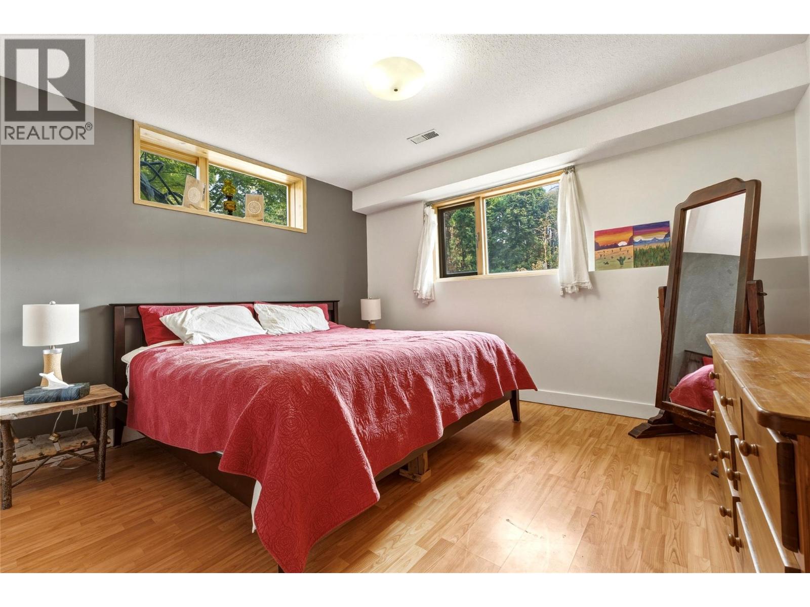 8905 Russet Drive, Vernon, British Columbia  V1B 2B7 - Photo 32 - 10396513