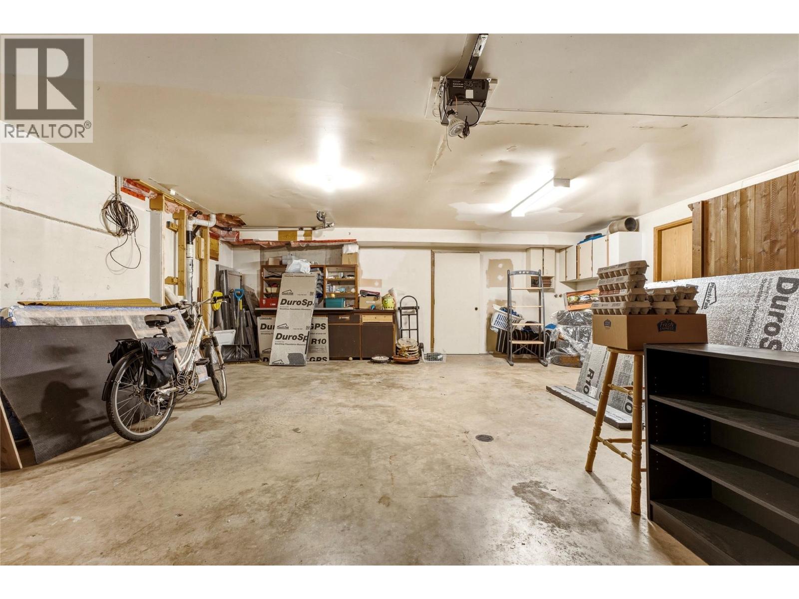 8905 Russet Drive, Vernon, British Columbia  V1B 2B7 - Photo 38 - 10396513