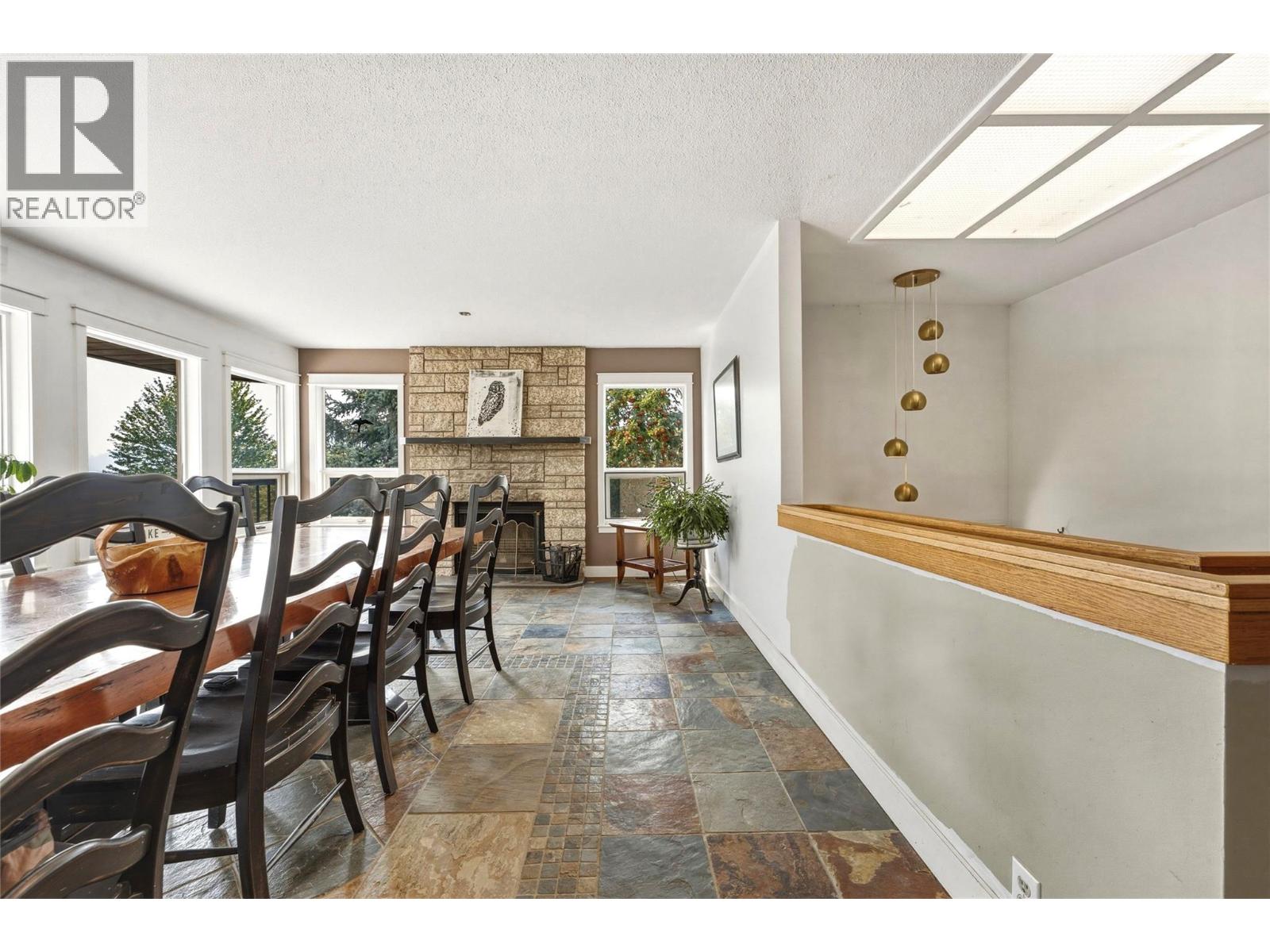 8905 Russet Drive, Vernon, British Columbia  V1B 2B7 - Photo 5 - 10396513
