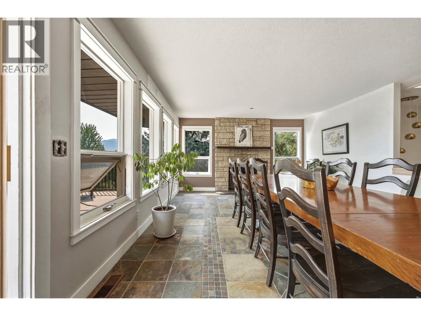 8905 Russet Drive, Vernon, British Columbia  V1B 2B7 - Photo 6 - 10396513