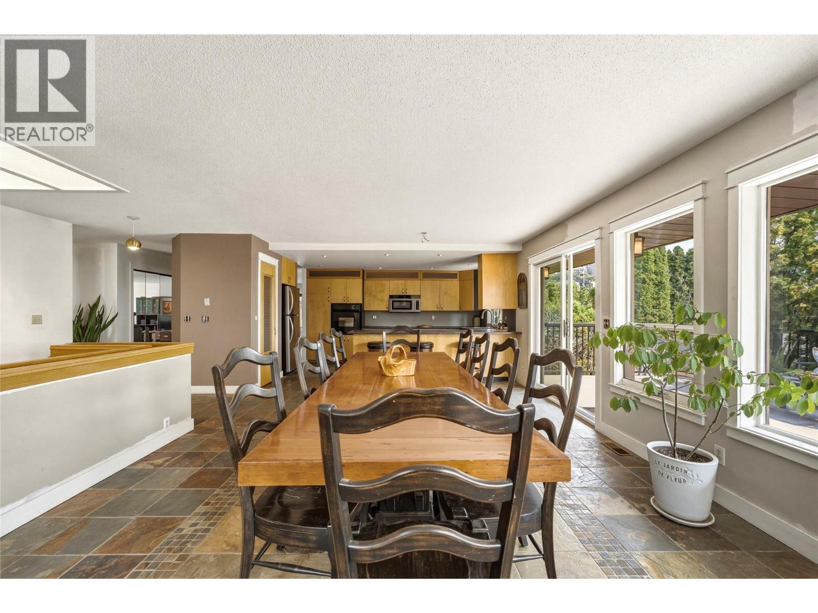 8905 Russet Drive, Vernon, British Columbia  V1B 2B7 - Photo 8 - 10396513