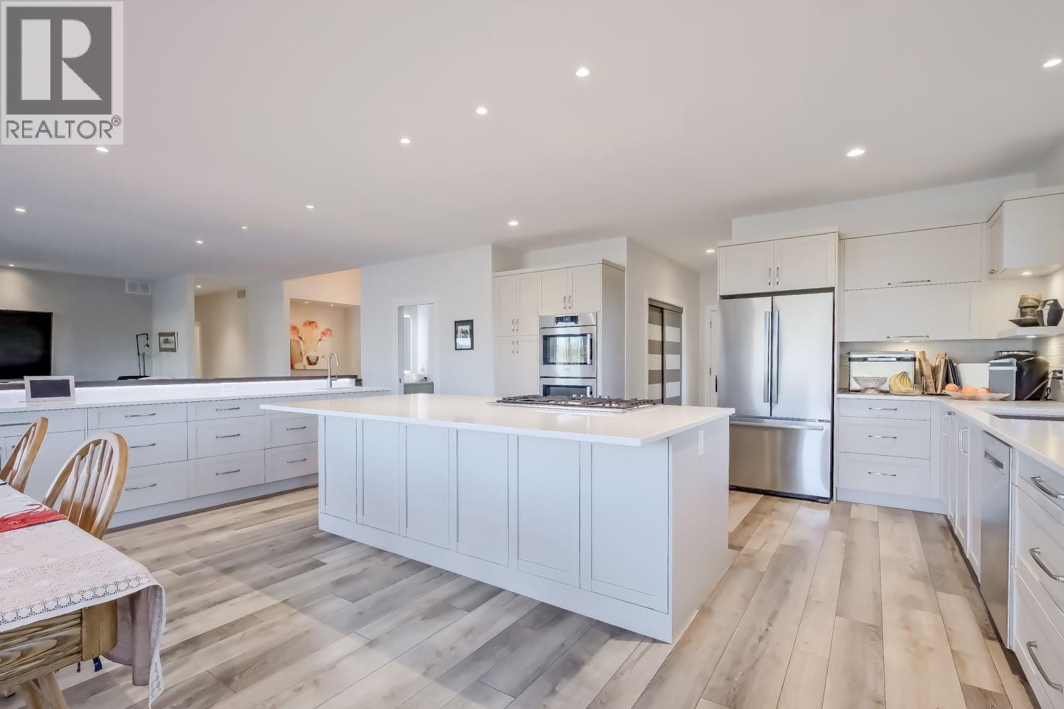 2241 Rojem Road, Kelowna, British Columbia  V1V 2G3 - Photo 10 - 10396271