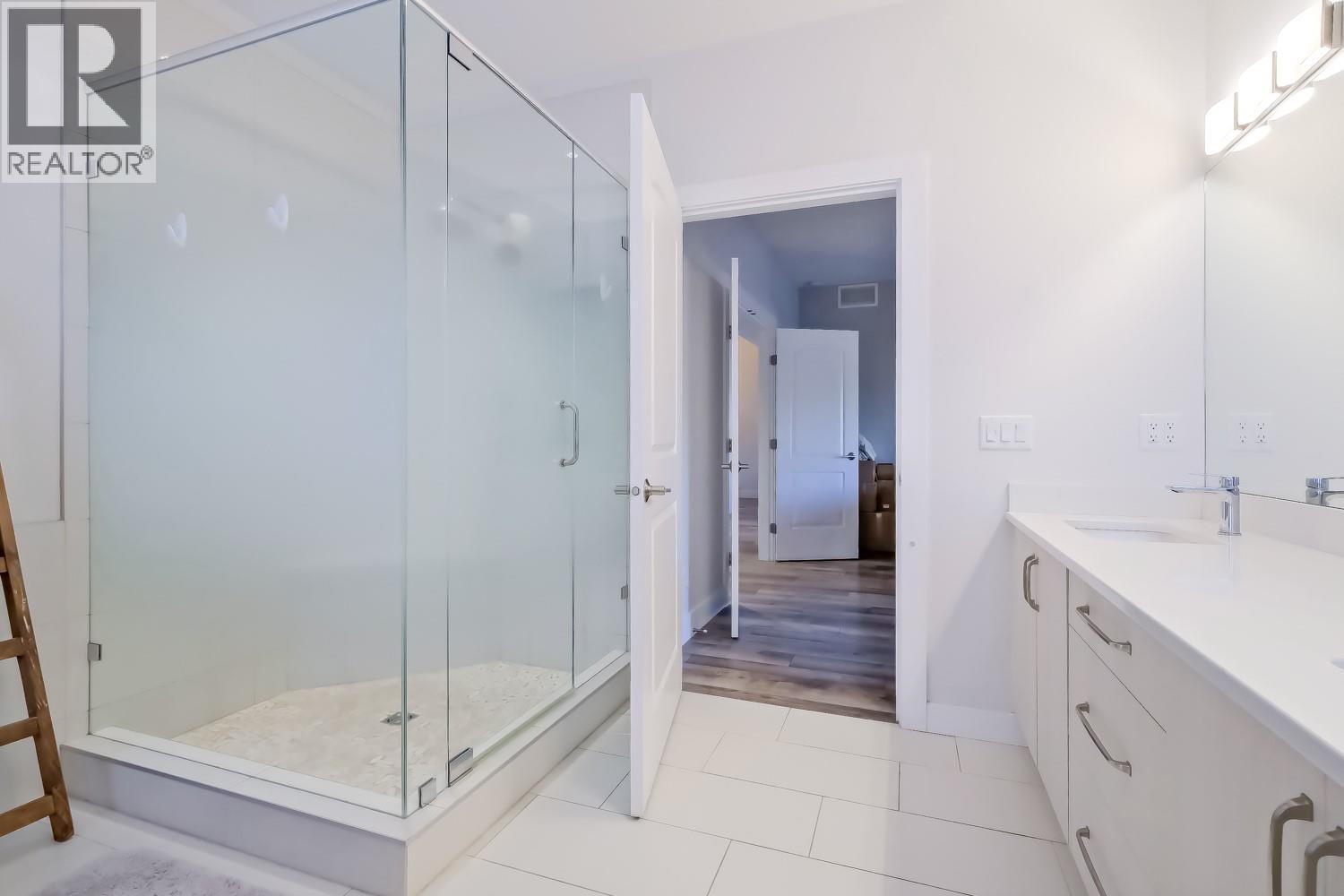 2241 Rojem Road, Kelowna, British Columbia  V1V 2G3 - Photo 26 - 10396271