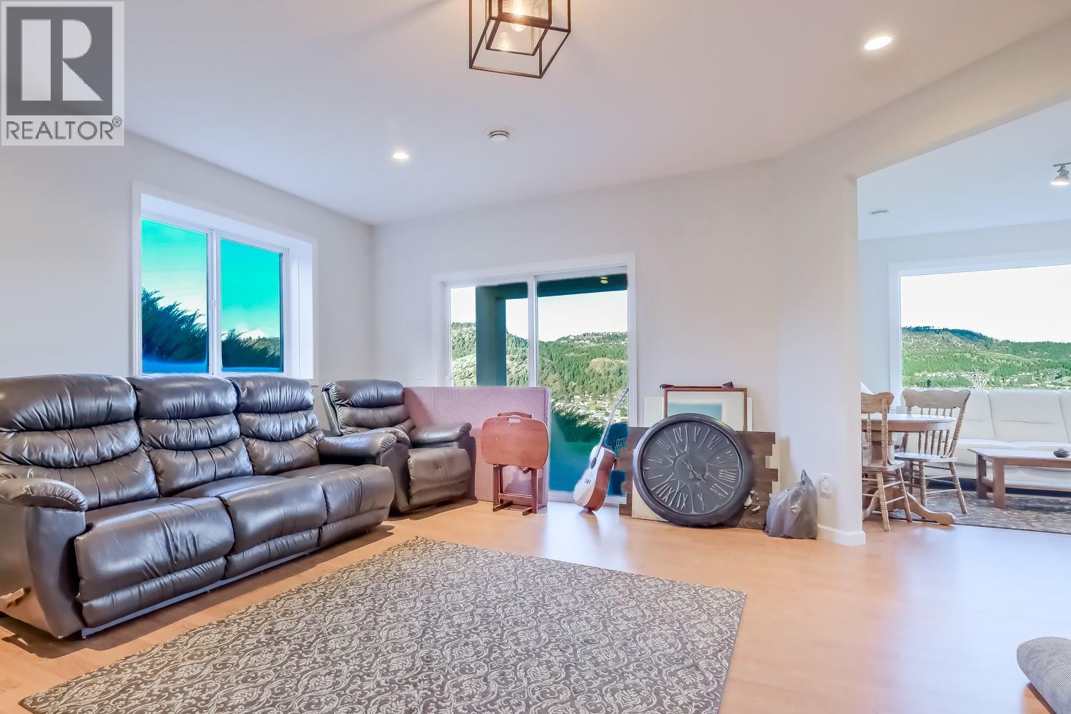 2241 Rojem Road, Kelowna, British Columbia  V1V 2G3 - Photo 38 - 10396271