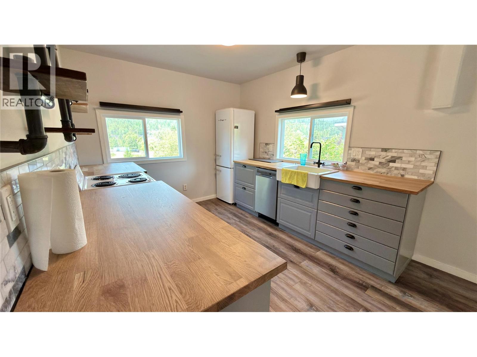 425 Everette Avenue, Greenwood, British Columbia  V0H 1J0 - Photo 17 - 10396725