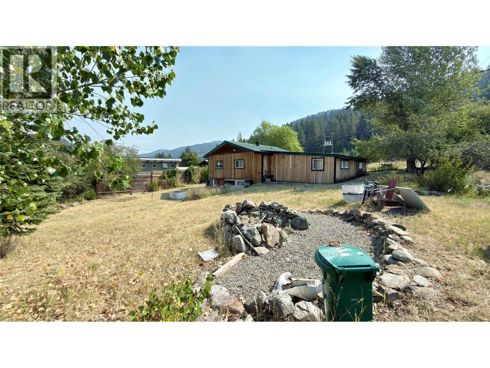 425 Everette Avenue, Greenwood, British Columbia  V0H 1J0 - Photo 9 - 10396725