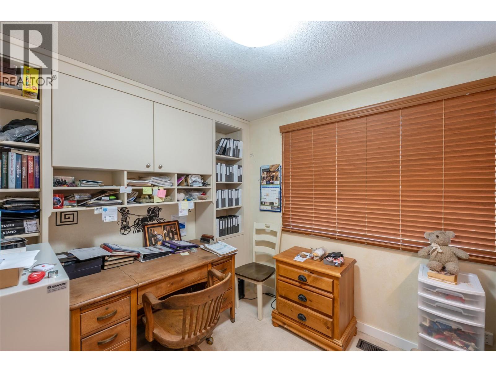 3935 Lakeside Road, Penticton, British Columbia  V2A 8W1 - Photo 17 - 10395992