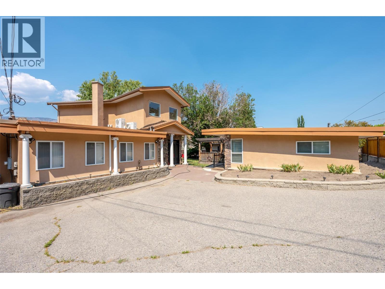 3935 Lakeside Road, Penticton, British Columbia  V2A 8W1 - Photo 2 - 10395992