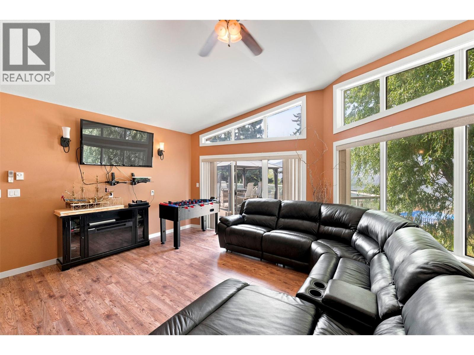 3935 Lakeside Road, Penticton, British Columbia  V2A 8W1 - Photo 34 - 10395992