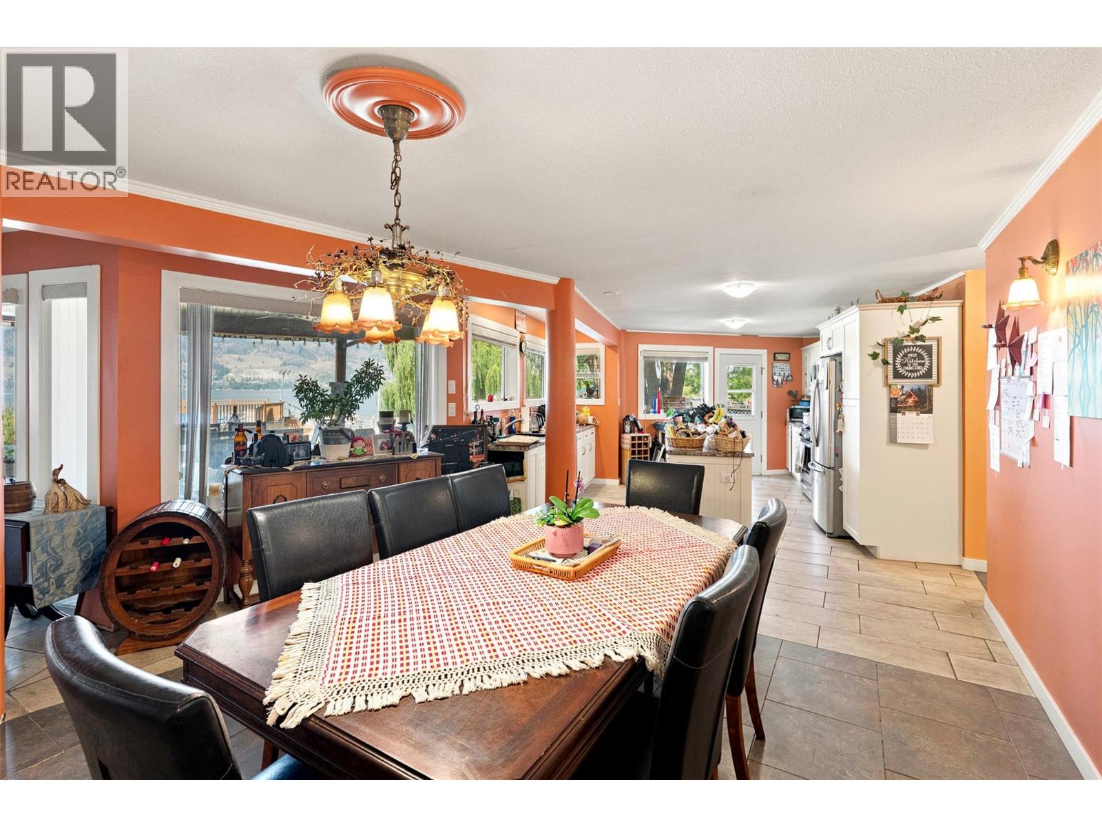 3935 Lakeside Road, Penticton, British Columbia  V2A 8W1 - Photo 8 - 10395992