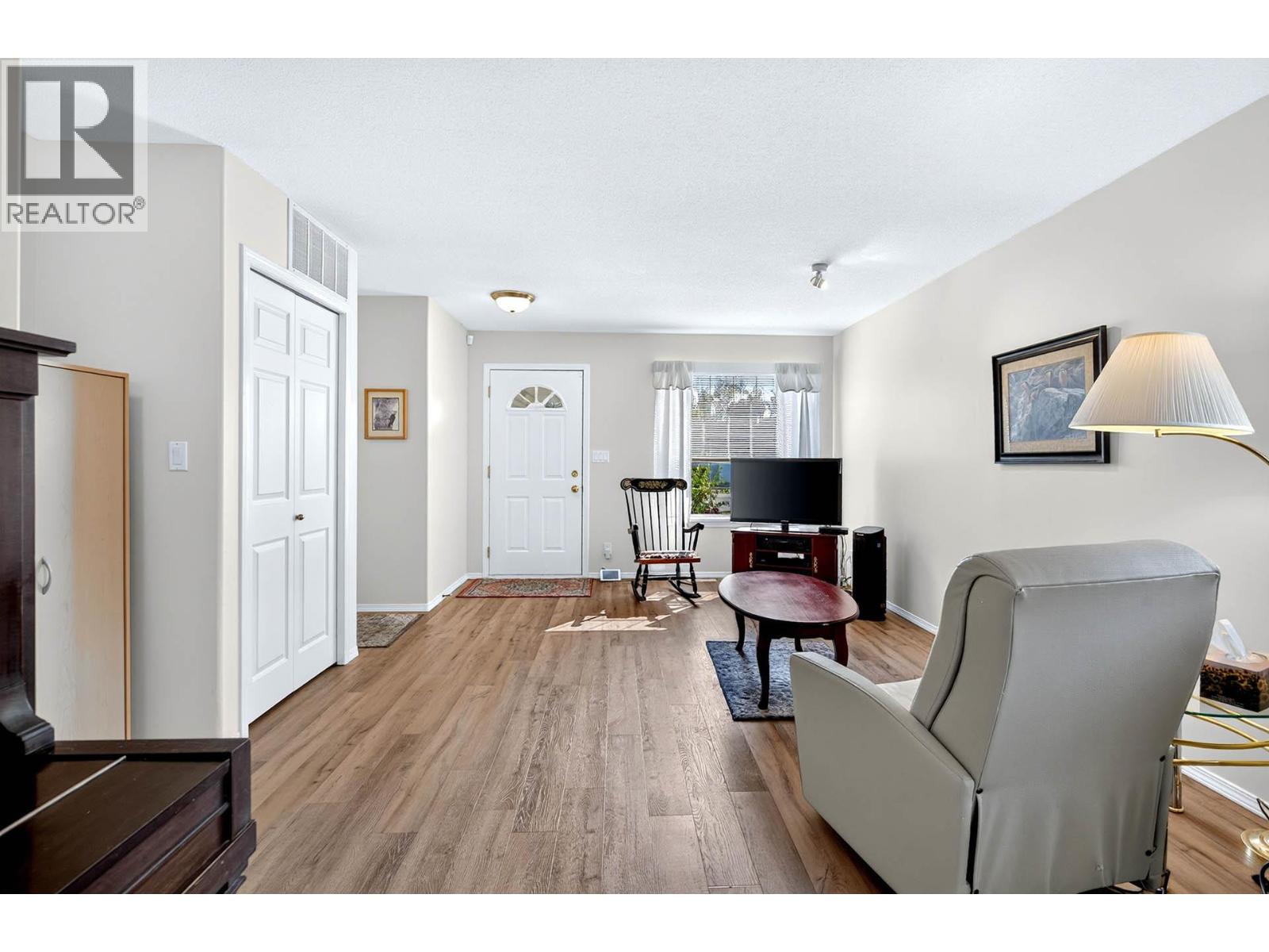 1951 Lodgepole Drive Unit# 21, Kamloops, British Columbia  V1S 1Y1 - Photo 3 - 10396774
