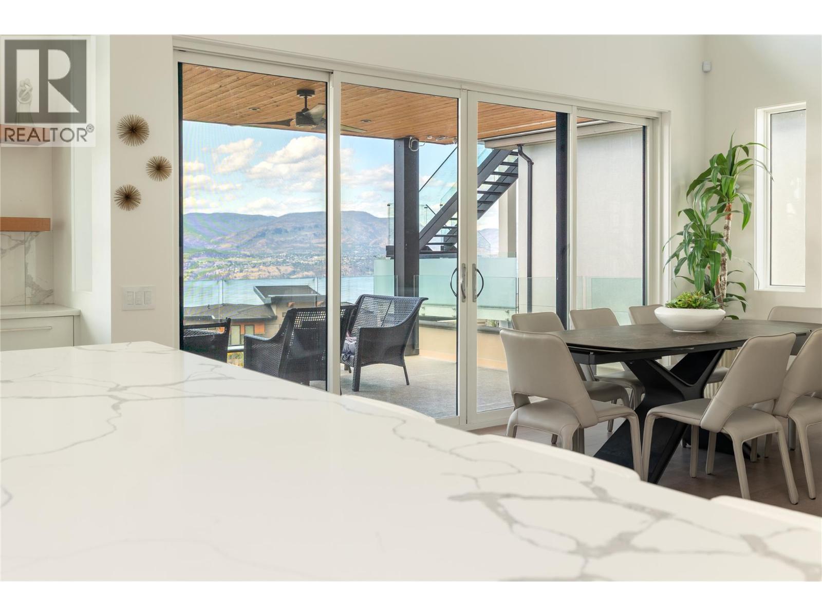 5552 Upper Mission Drive, Kelowna, British Columbia  V1W 5M4 - Photo 13 - 10396772