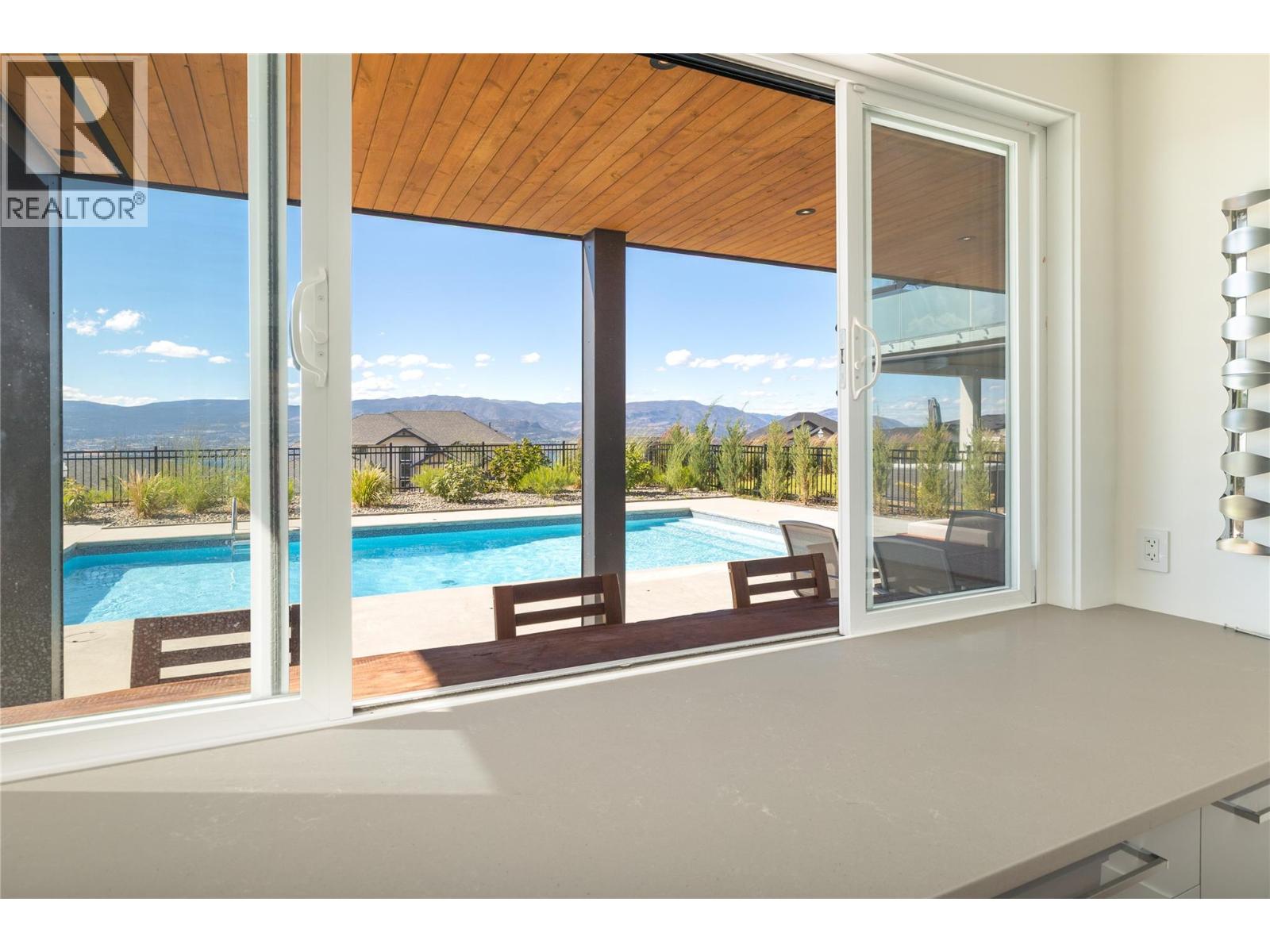 5552 Upper Mission Drive, Kelowna, British Columbia  V1W 5M4 - Photo 32 - 10396772
