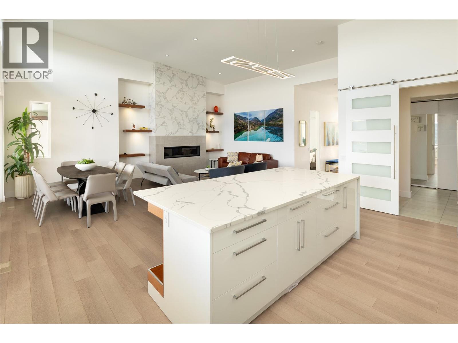 5552 Upper Mission Drive, Kelowna, British Columbia  V1W 5M4 - Photo 6 - 10396772