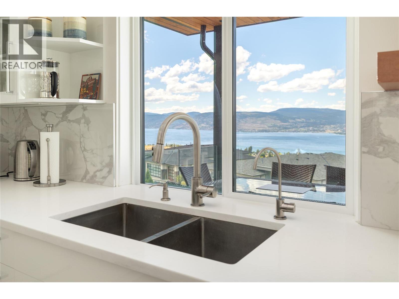 5552 Upper Mission Drive, Kelowna, British Columbia  V1W 5M4 - Photo 9 - 10396772