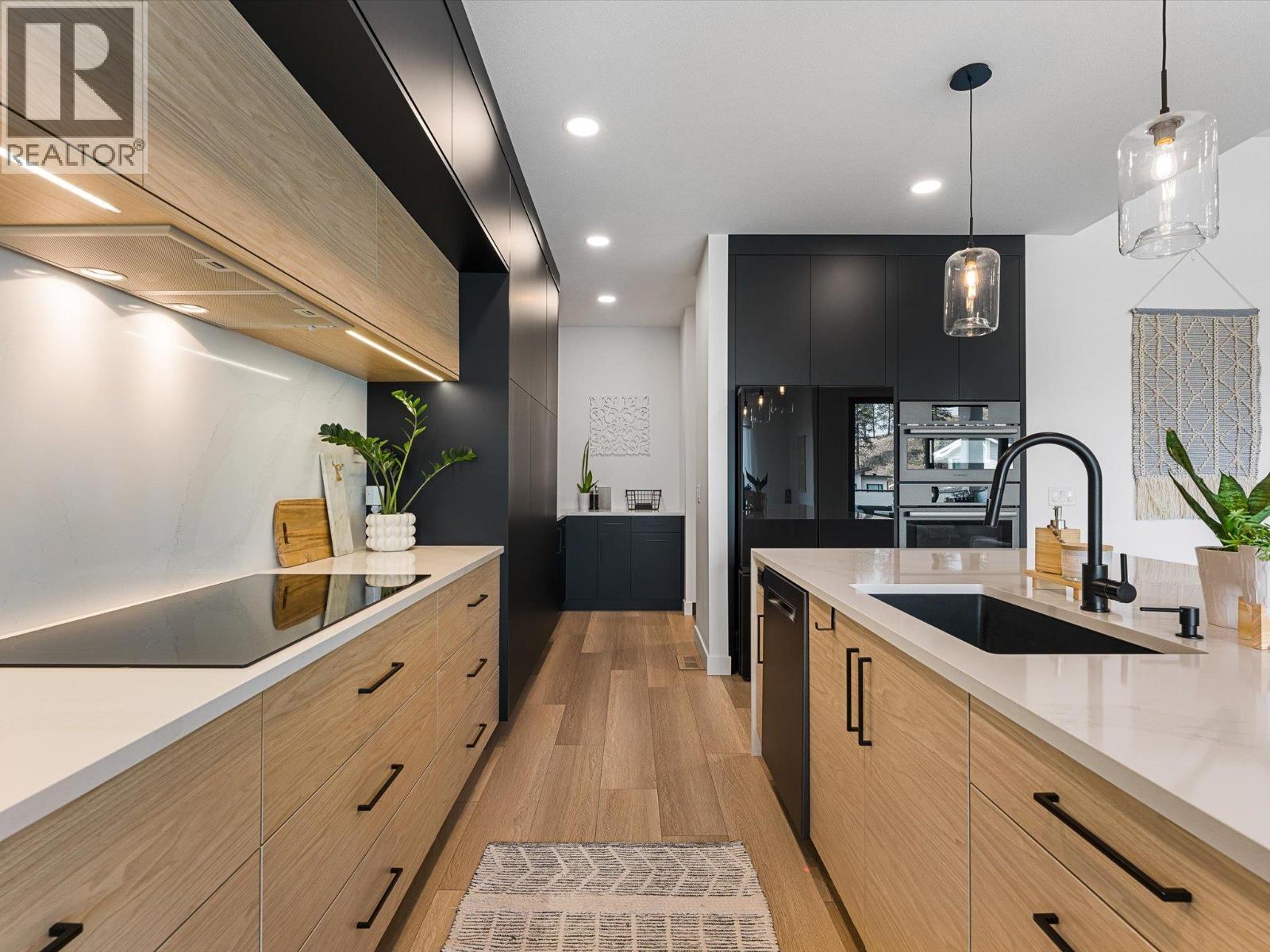 208 Skyland Drive, Kelowna, British Columbia  V1V 0C9 - Photo 14 - 10396390
