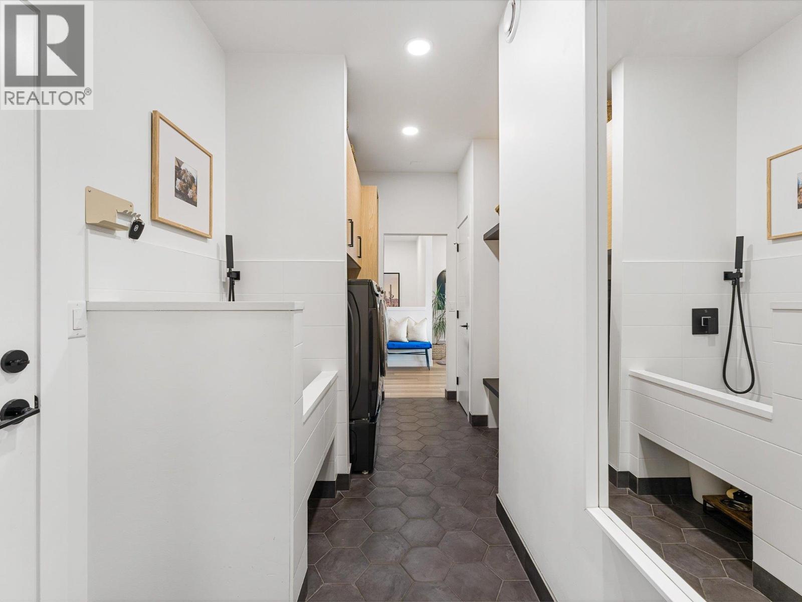 208 Skyland Drive, Kelowna, British Columbia  V1V 0C9 - Photo 35 - 10396390