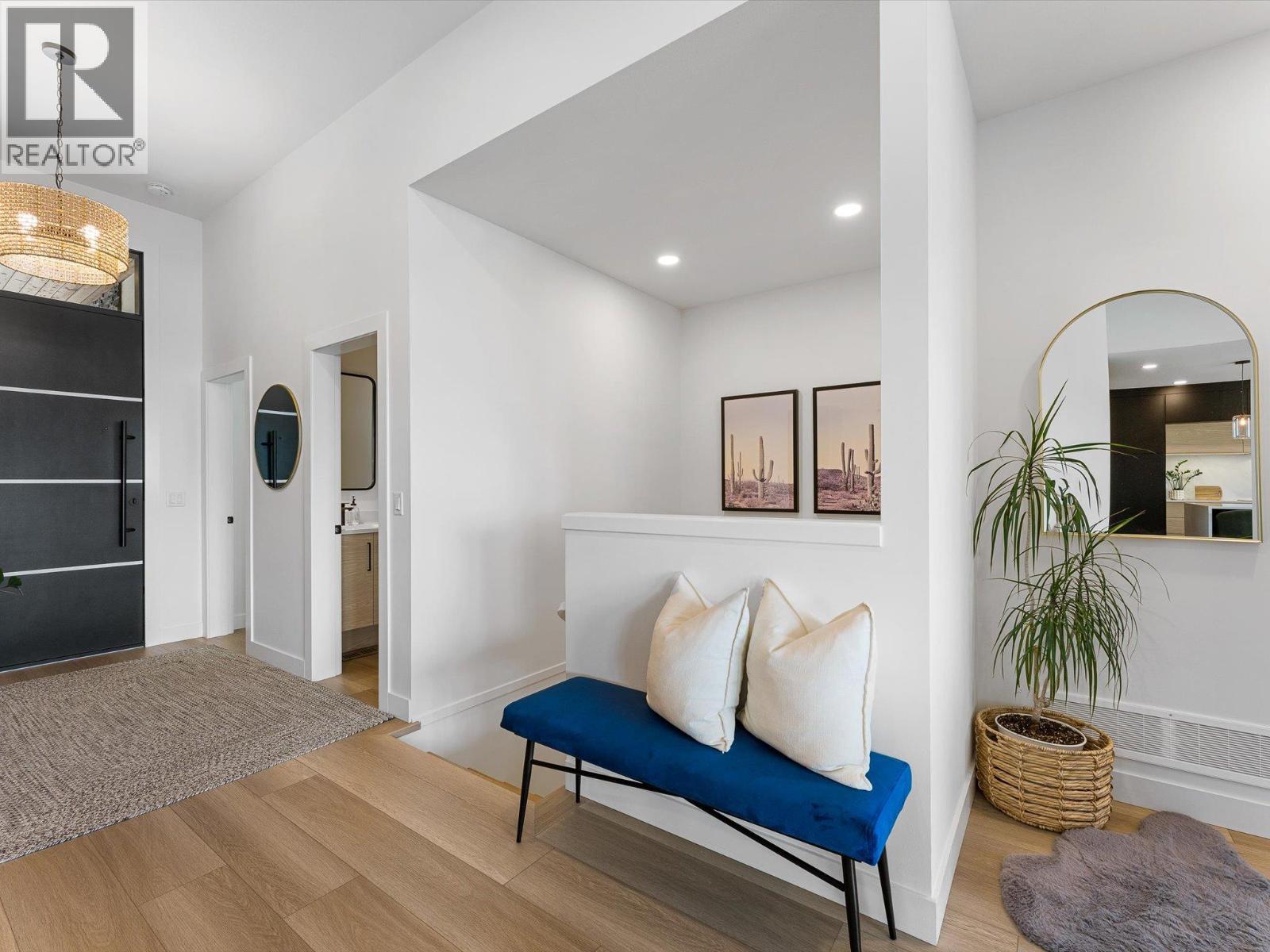 208 Skyland Drive, Kelowna, British Columbia  V1V 0C9 - Photo 4 - 10396390