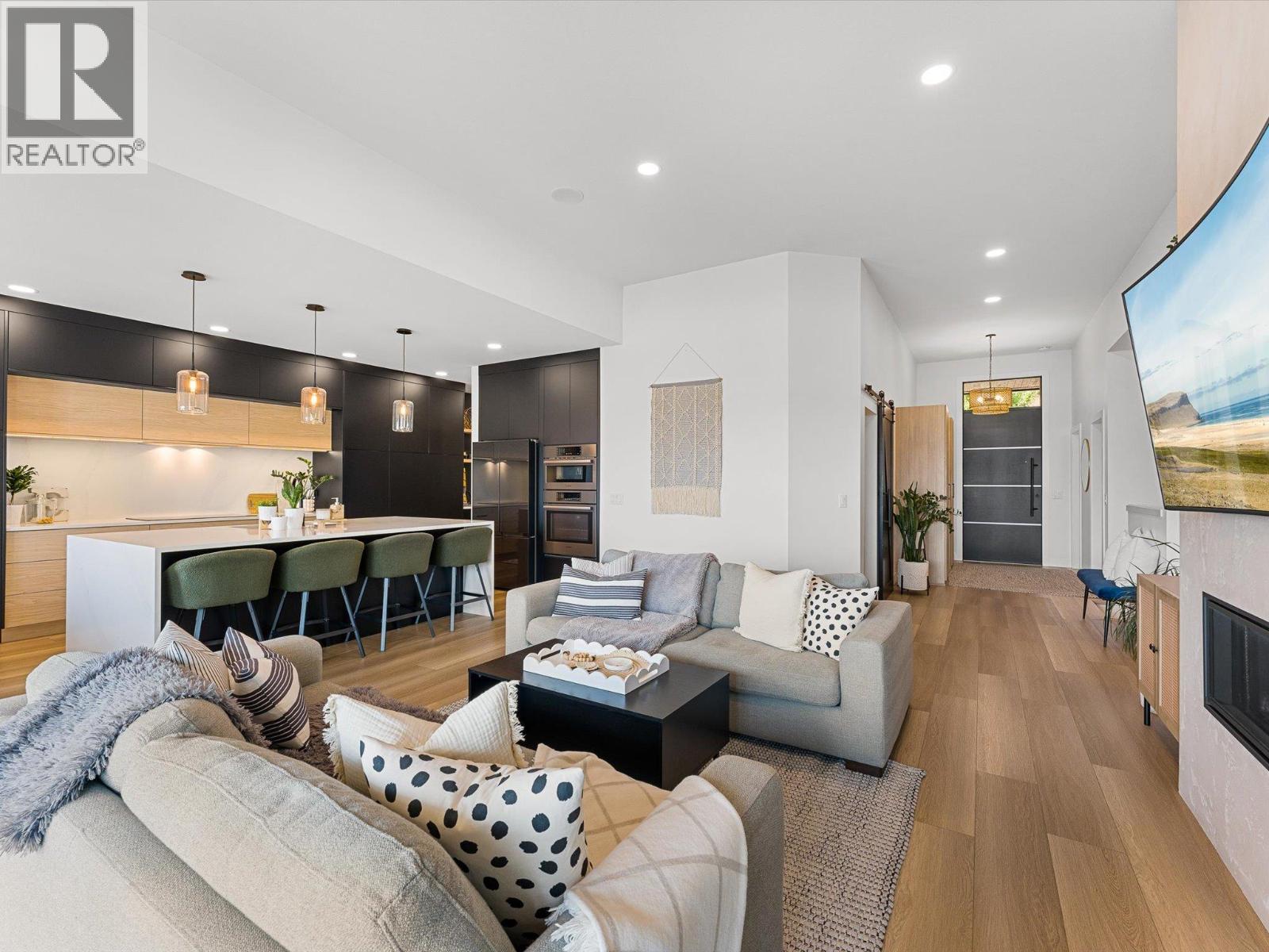 208 Skyland Drive, Kelowna, British Columbia  V1V 0C9 - Photo 9 - 10396390