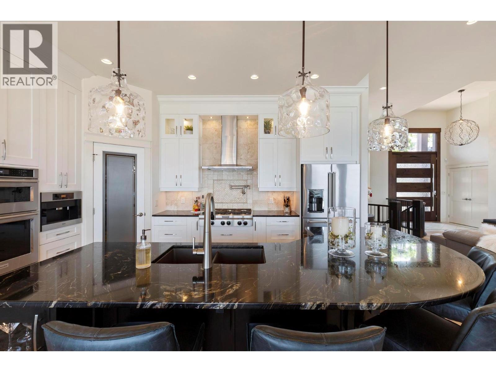 722 Kuipers Crescent, Kelowna, British Columbia  V1W 5B2 - Photo 9 - 10396333