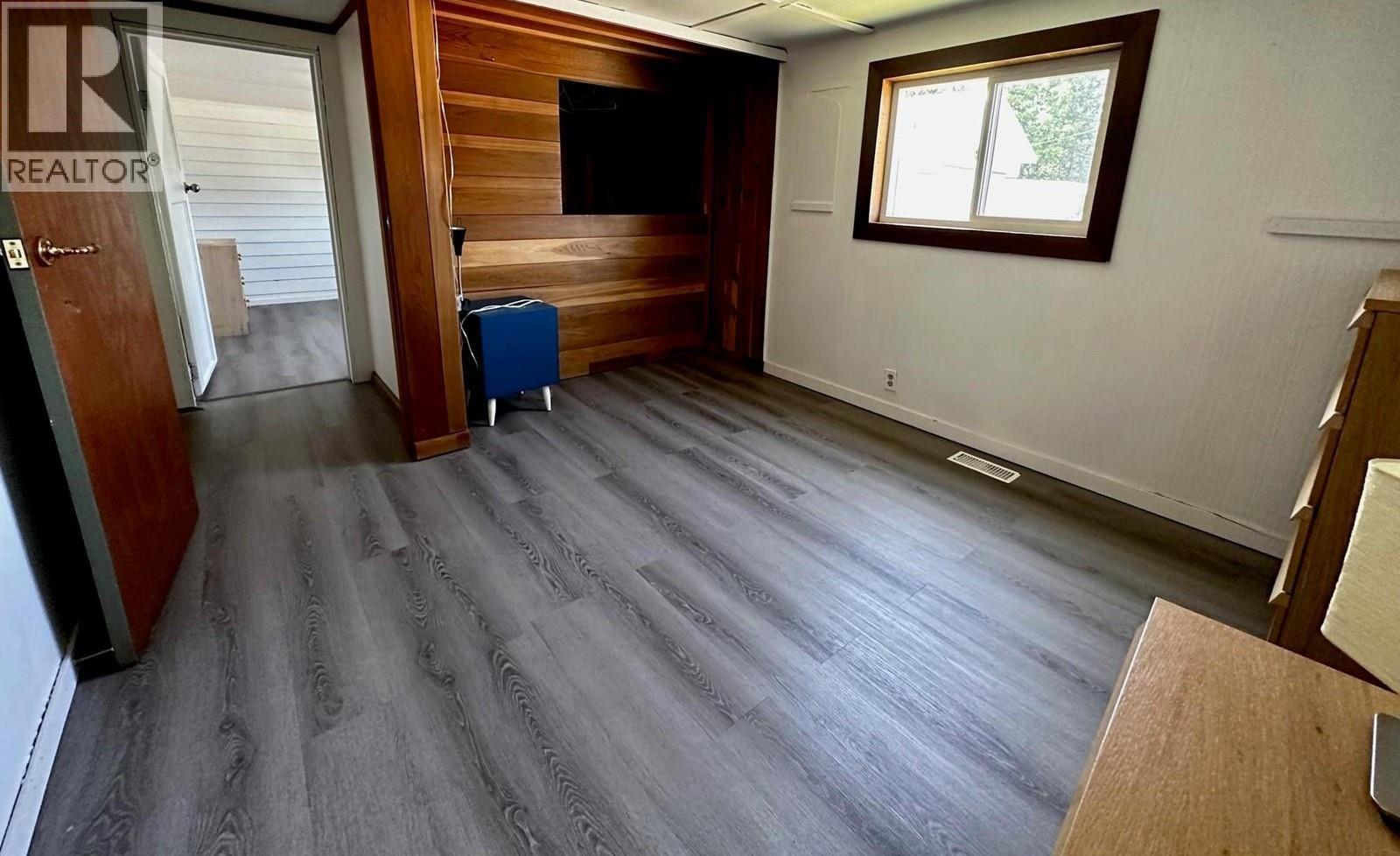 504 Needham Drive, Revelstoke, British Columbia  V0E 2S0 - Photo 3 - 10396783