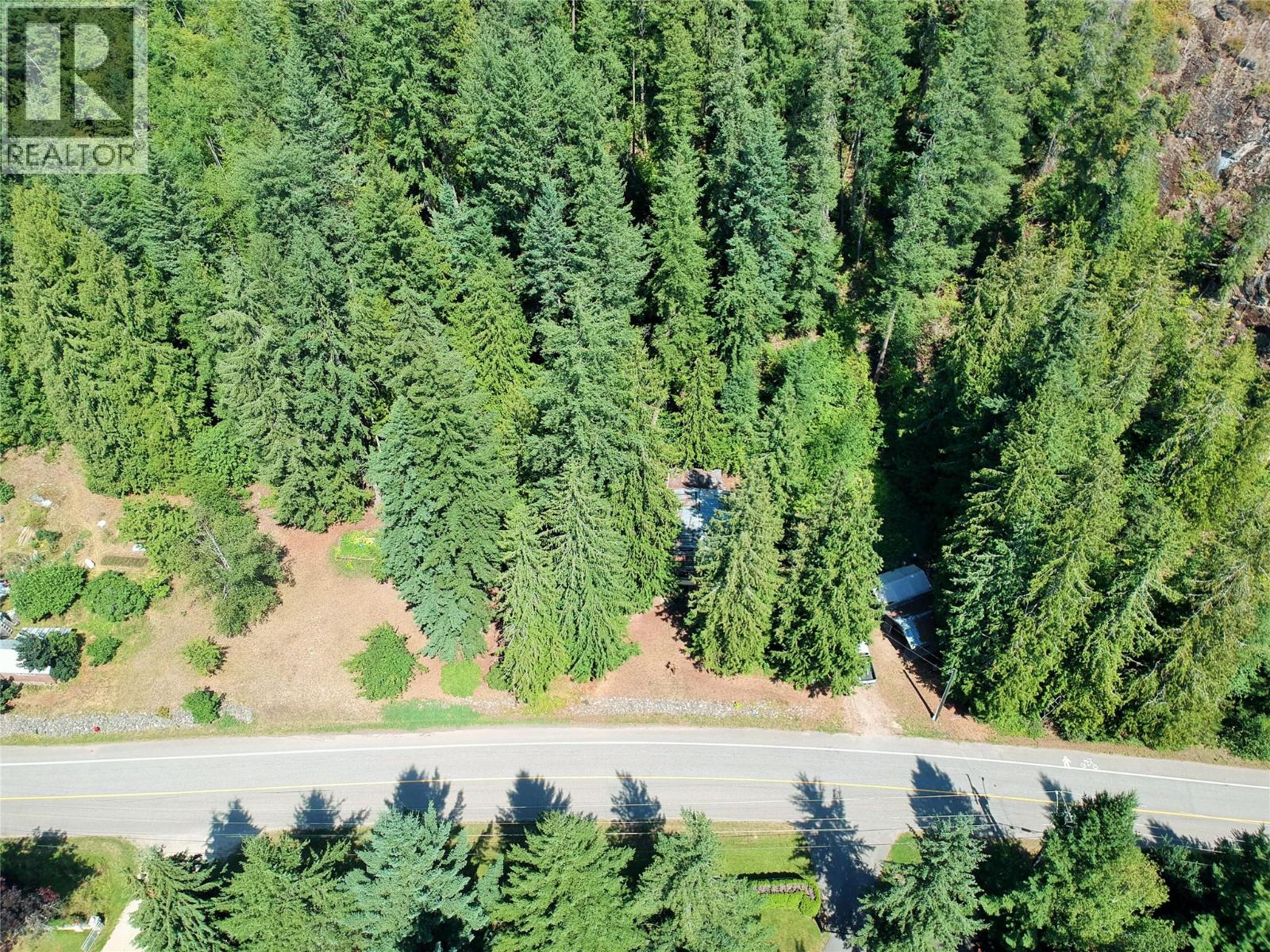 30 Old Town Road, Sicamous, British Columbia  V0E 2V1 - Photo 3 - 10396657