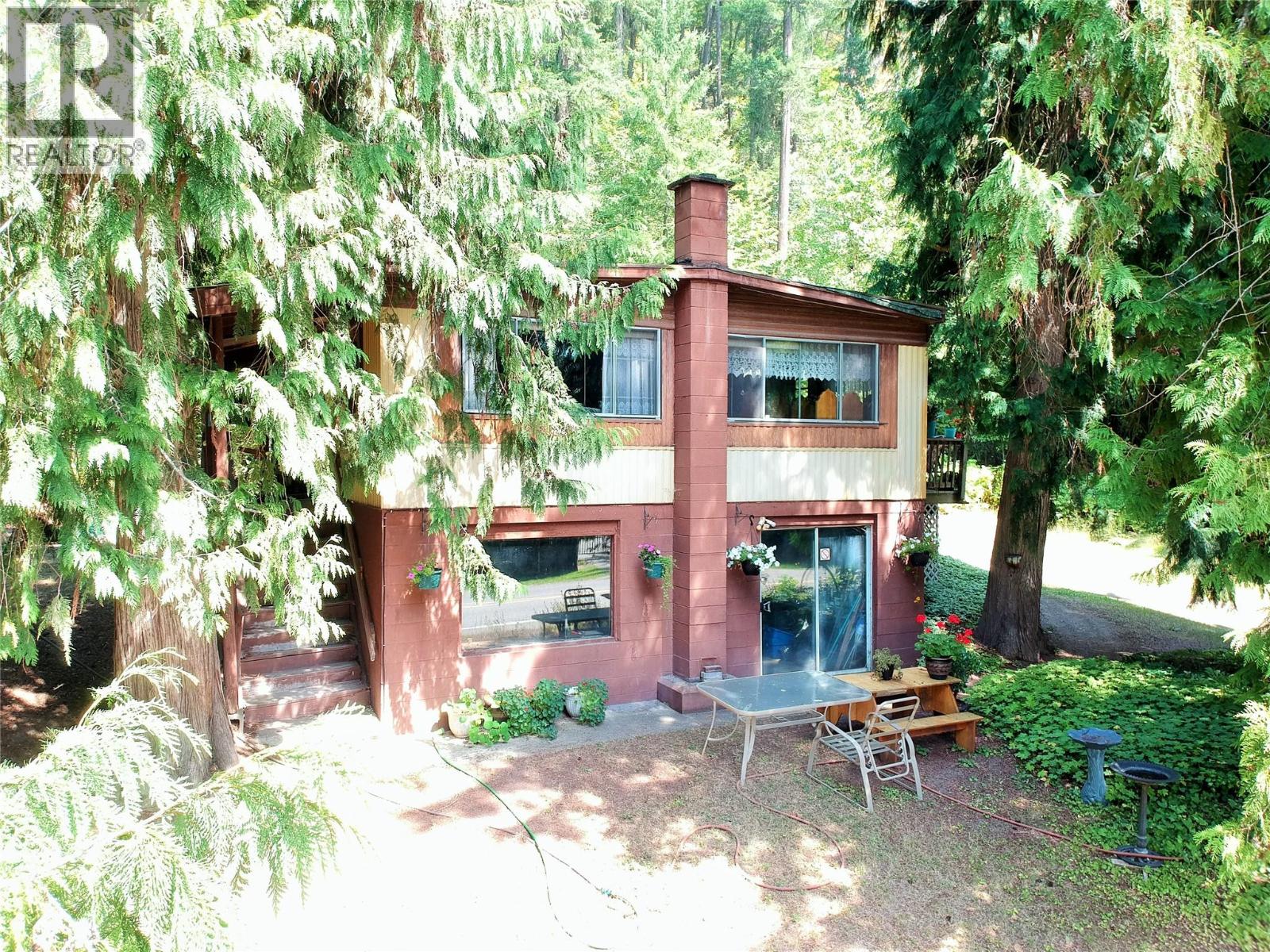 30 Old Town Road, Sicamous, British Columbia  V0E 2V1 - Photo 6 - 10396657