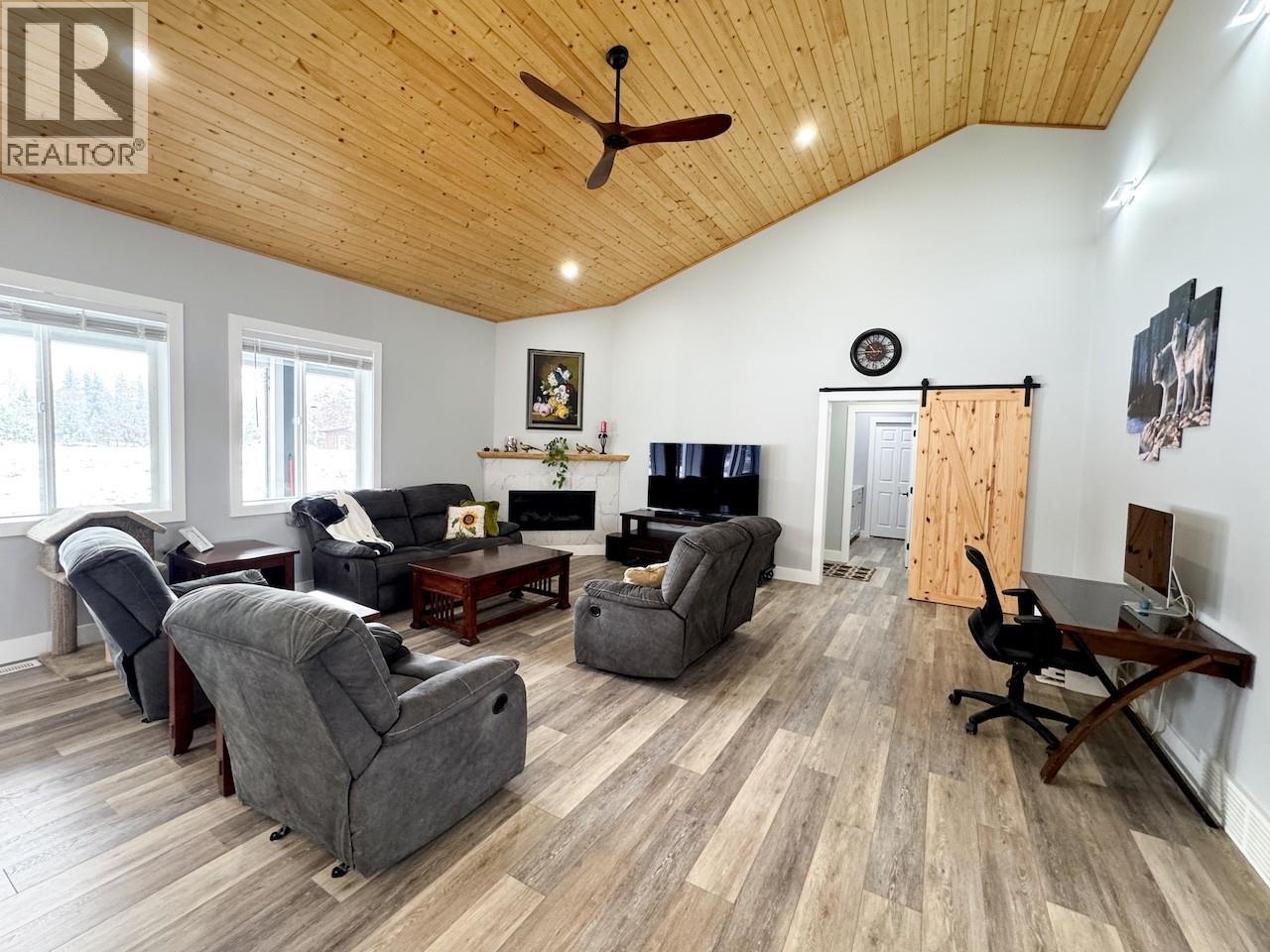 6560 25th Street, Grand Forks, British Columbia  V0H 1H0 - Photo 3 - 10396801